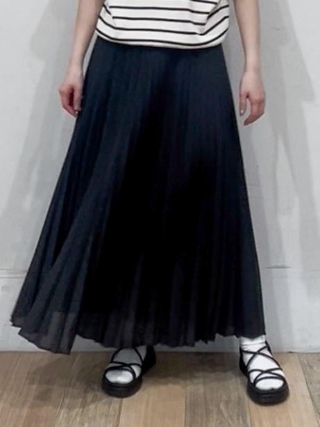 山さんさんの「grove｜【シリーズ累計36万枚！名品ニット】やわらかドライタッチ ドルマンニット」を使ったコーディネート