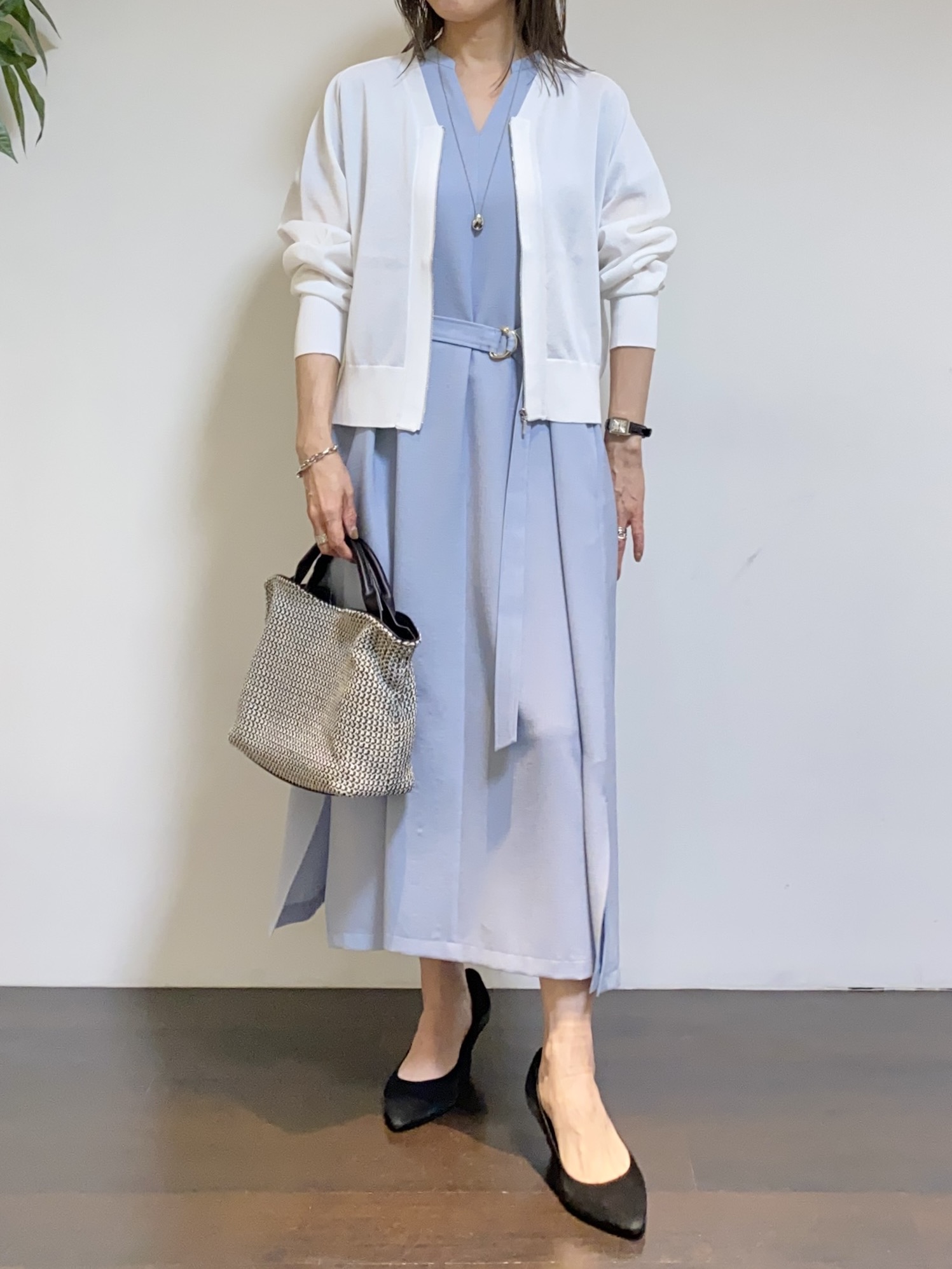 tomoさんの「UNTITLED｜【アンサンブル可/日除け・冷房対策】シアーレーヨンZIPカーディガン」を使ったコーディネート