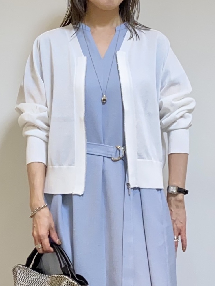 tomoさんの「UNTITLED｜【アンサンブル可/日除け・冷房対策】シアーレーヨンZIPカーディガン」を使ったコーディネート