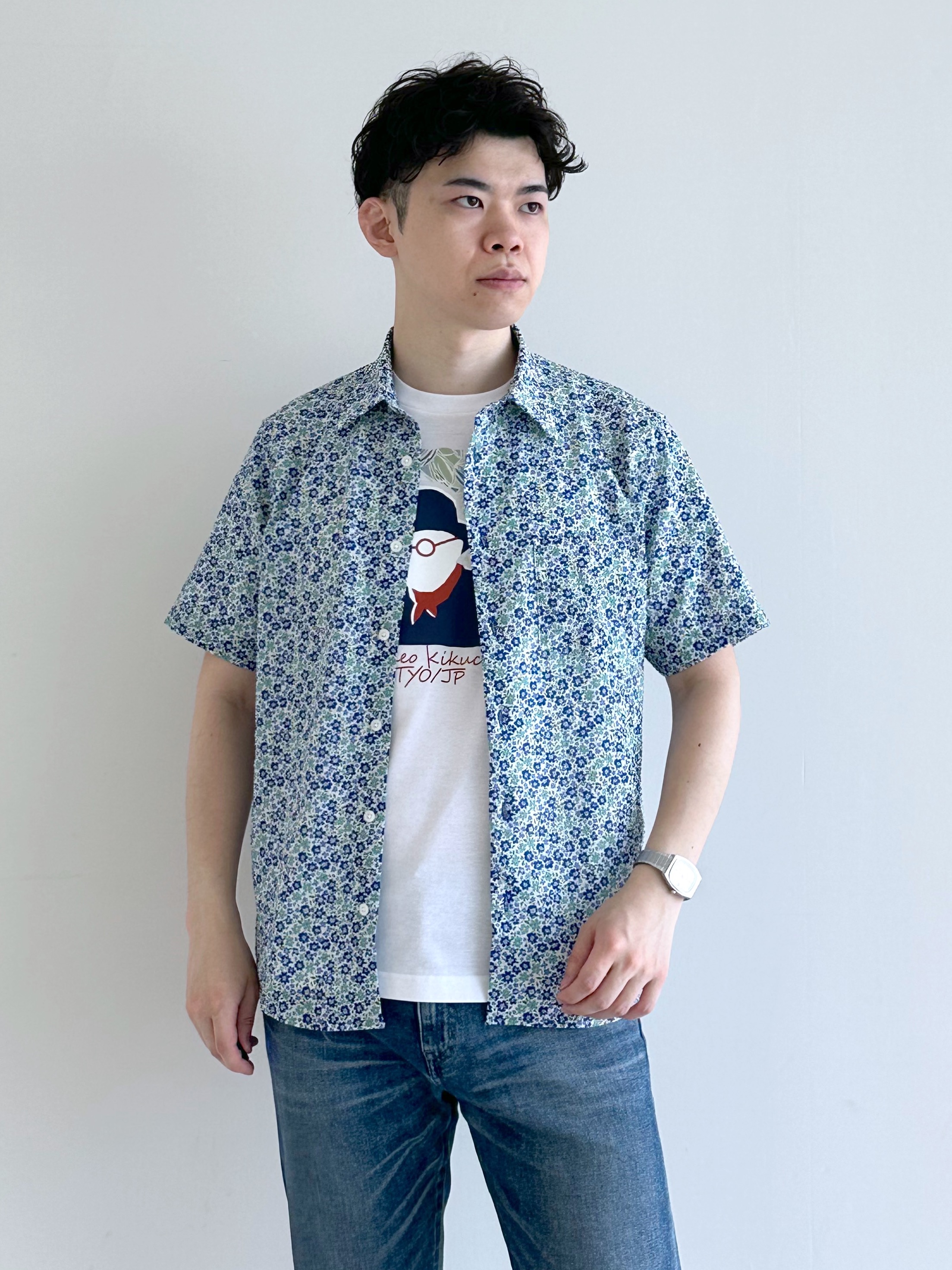 イッシーさんの「TAKEO KIKUCHI｜リップル小花シャツ」を使ったコーディネート