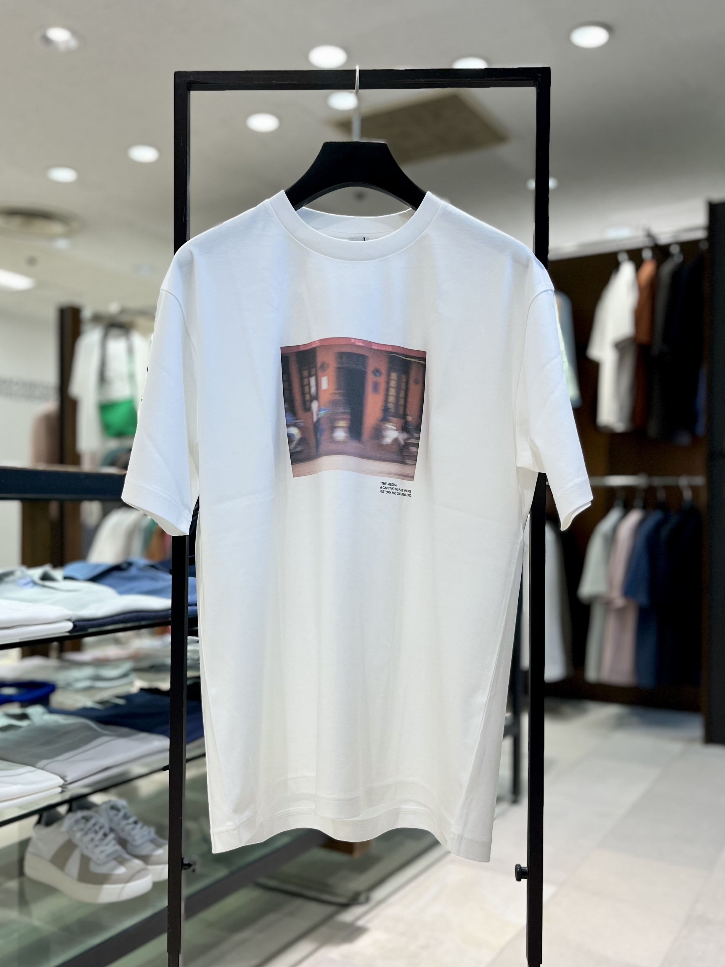 uedaさんの「TAKEO KIKUCHI｜マラケシュ フォト Tシャツ」を使ったコーディネート