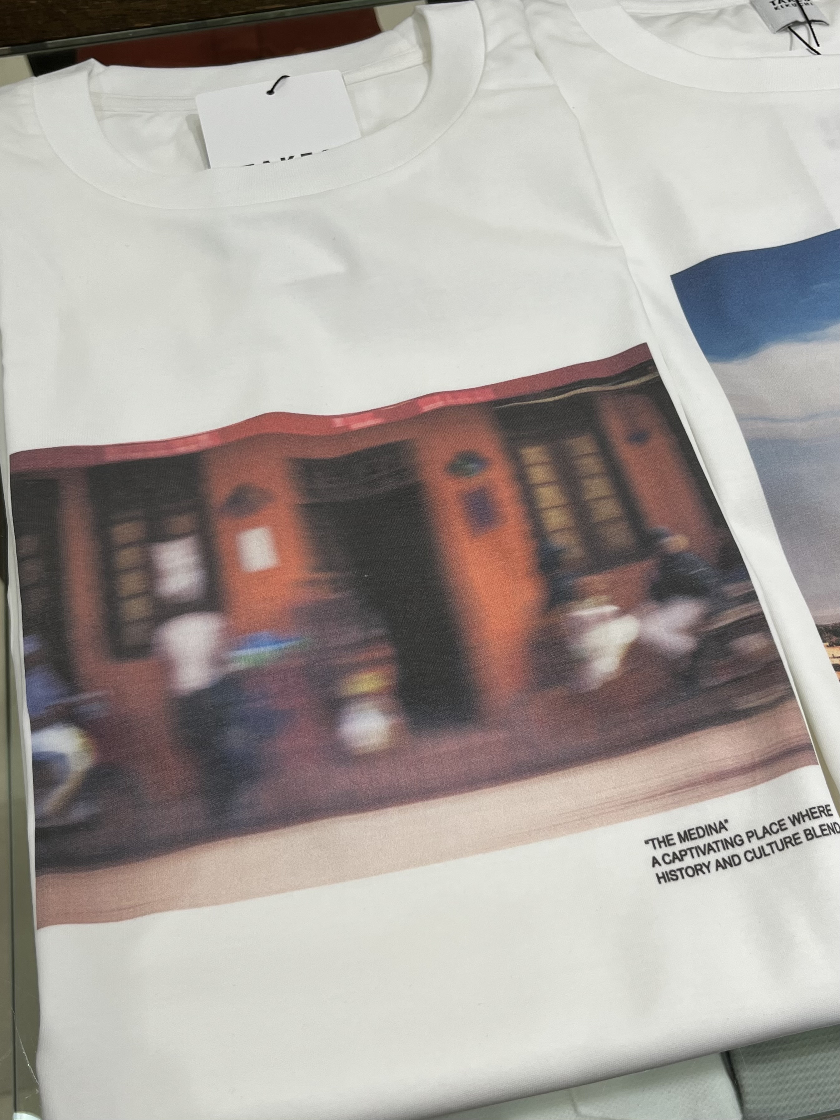 uedaさんの「TAKEO KIKUCHI｜マラケシュ フォト Tシャツ」を使ったコーディネート