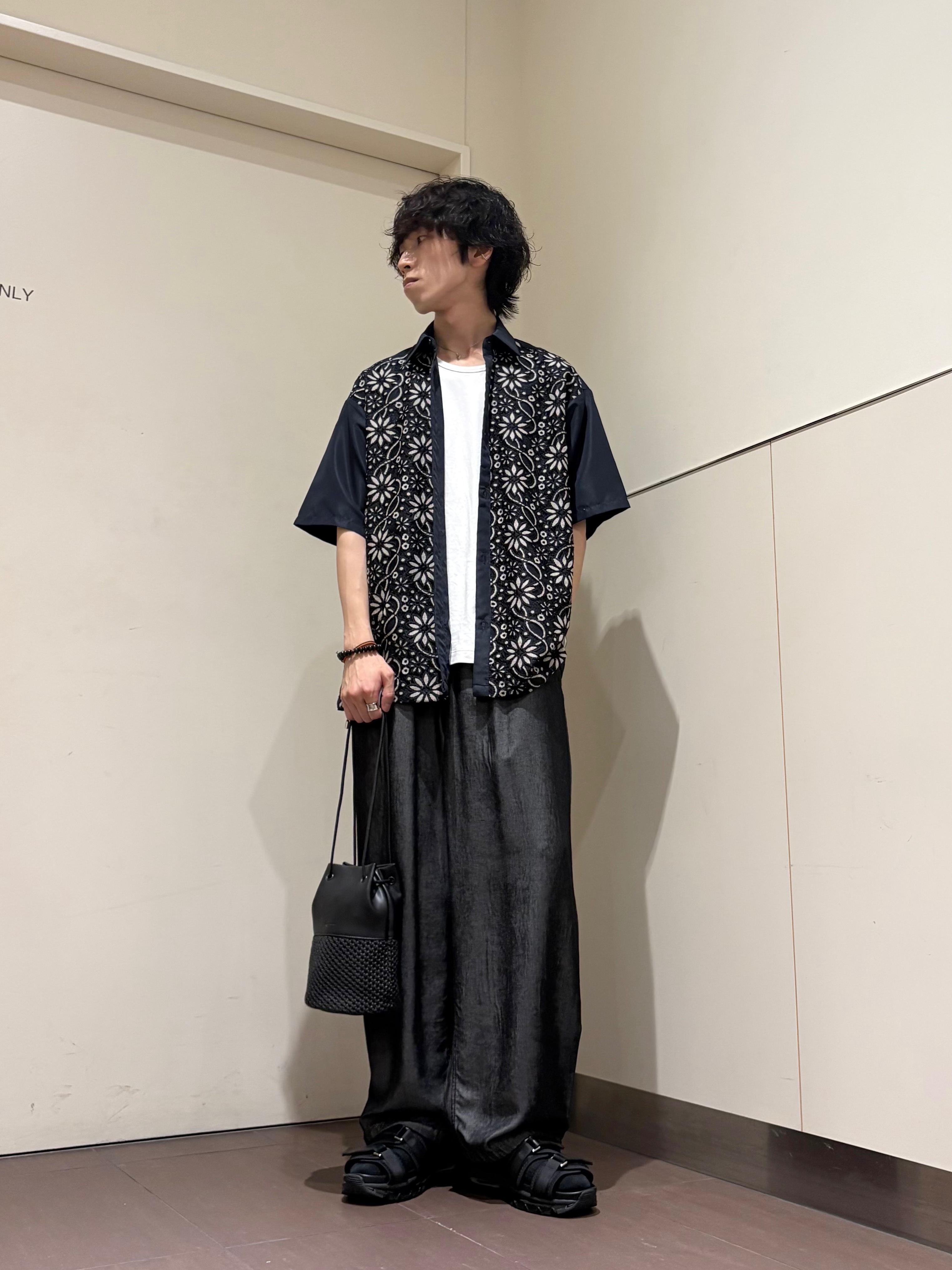 ナノシーさんの「tk.TAKEO KIKUCHI｜【昨年売上1500枚超え！】ボタニカルレースシャツ/フラワーデザイン/レース/大人気/モード/キレイ」を使ったコーディネート