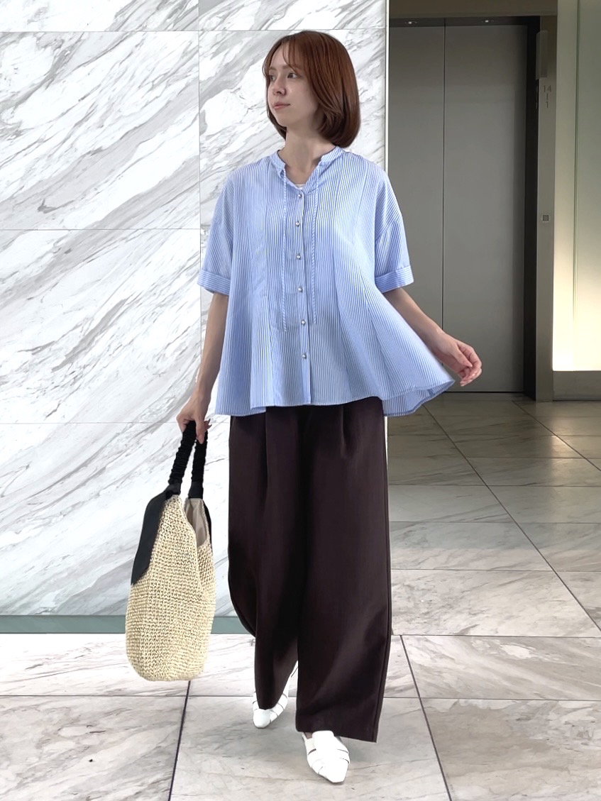 NATSUMIさんの「grove｜【洗濯機OK】さらっと軽やか、フレアシャツ」を使ったコーディネート