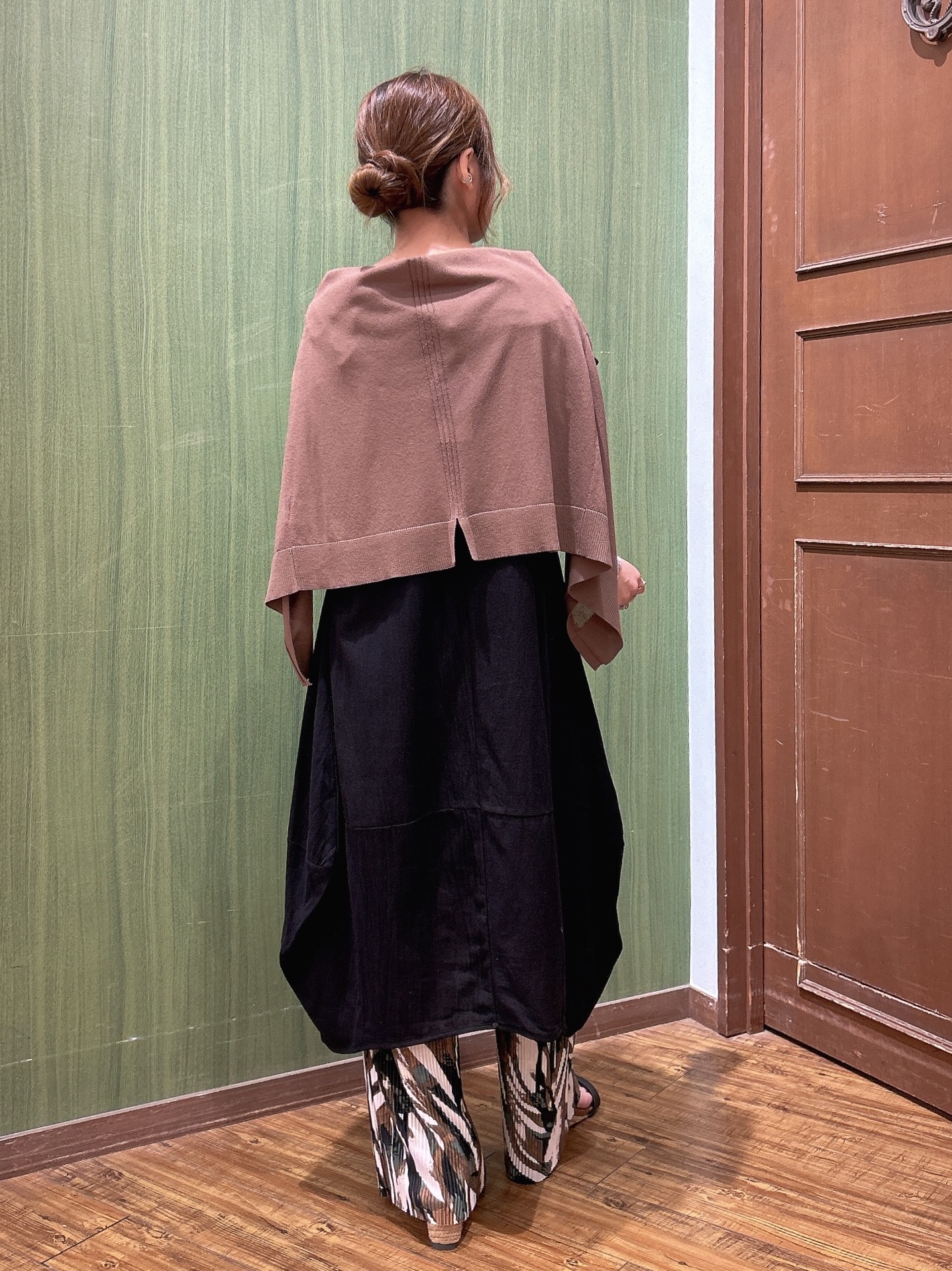 かおりさんの「SHOO･LA･RUE｜【洗濯機可/S-LL】オンにもオフにも マルチに使えるボタンレスカーディガン」を使ったコーディネート