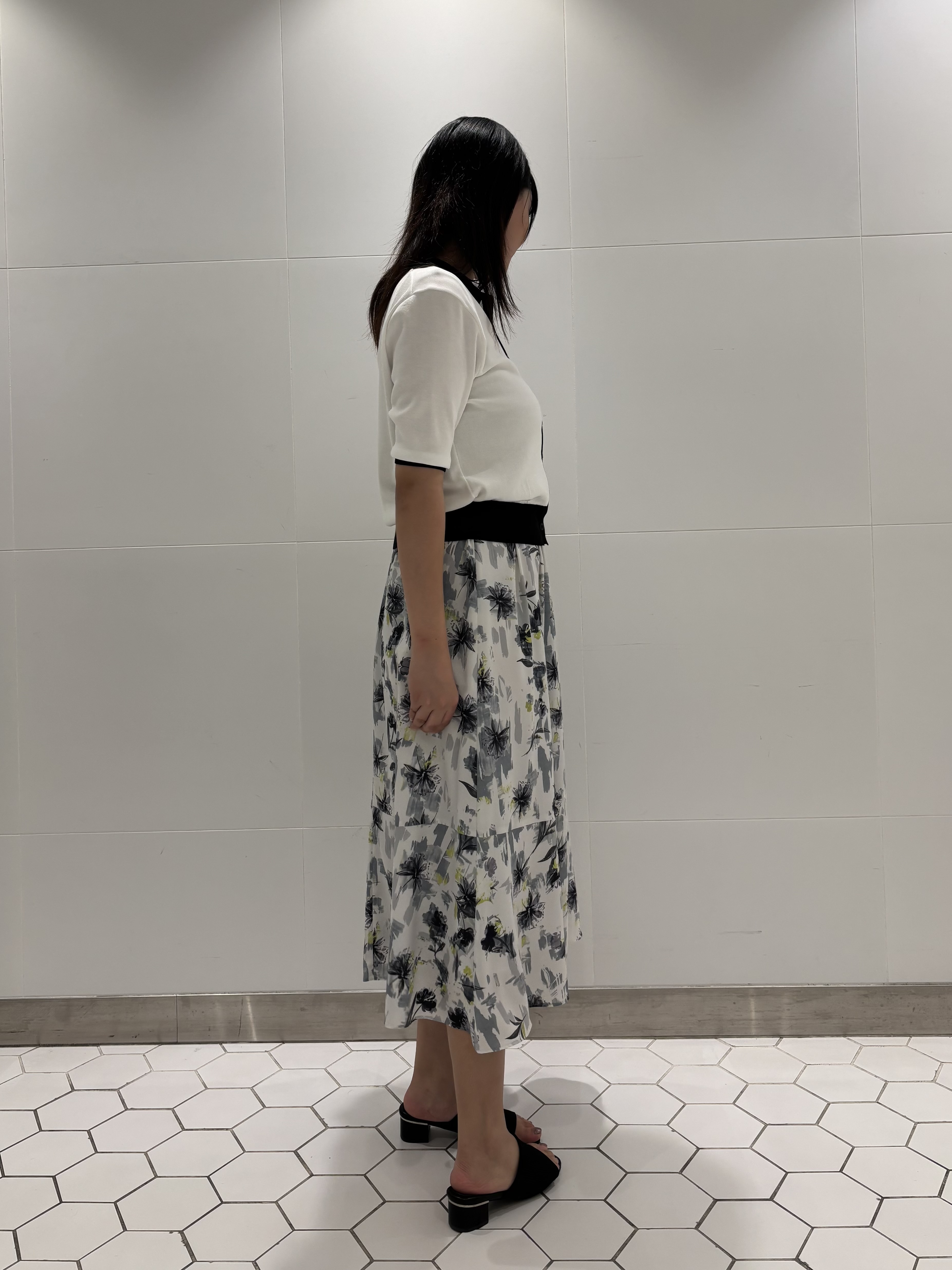 koharuさんの「INDIVI｜【バイカラー】衿付きシャツ風ニット」を使ったコーディネート