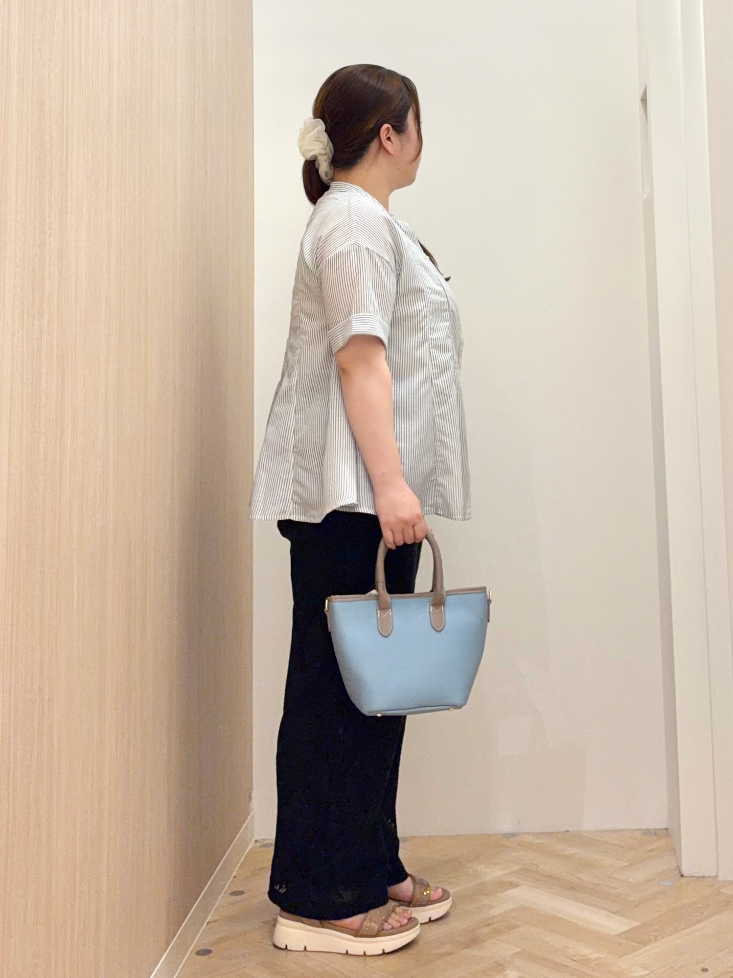 akariさんの「grove｜【洗濯機OK】さらっと軽やか、フレアシャツ」を使ったコーディネート