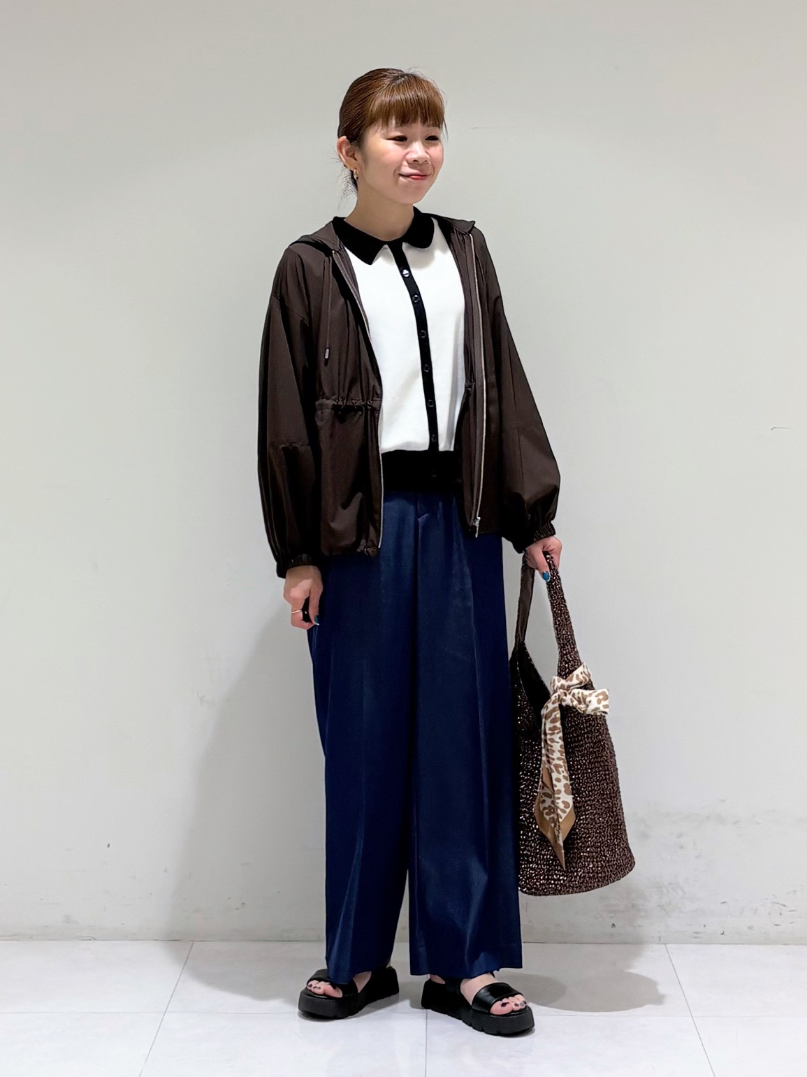 tsuyuさんの「INDIVI｜【大人カジュアル】メタリックかぎ編みボトルバッグ」を使ったコーディネート