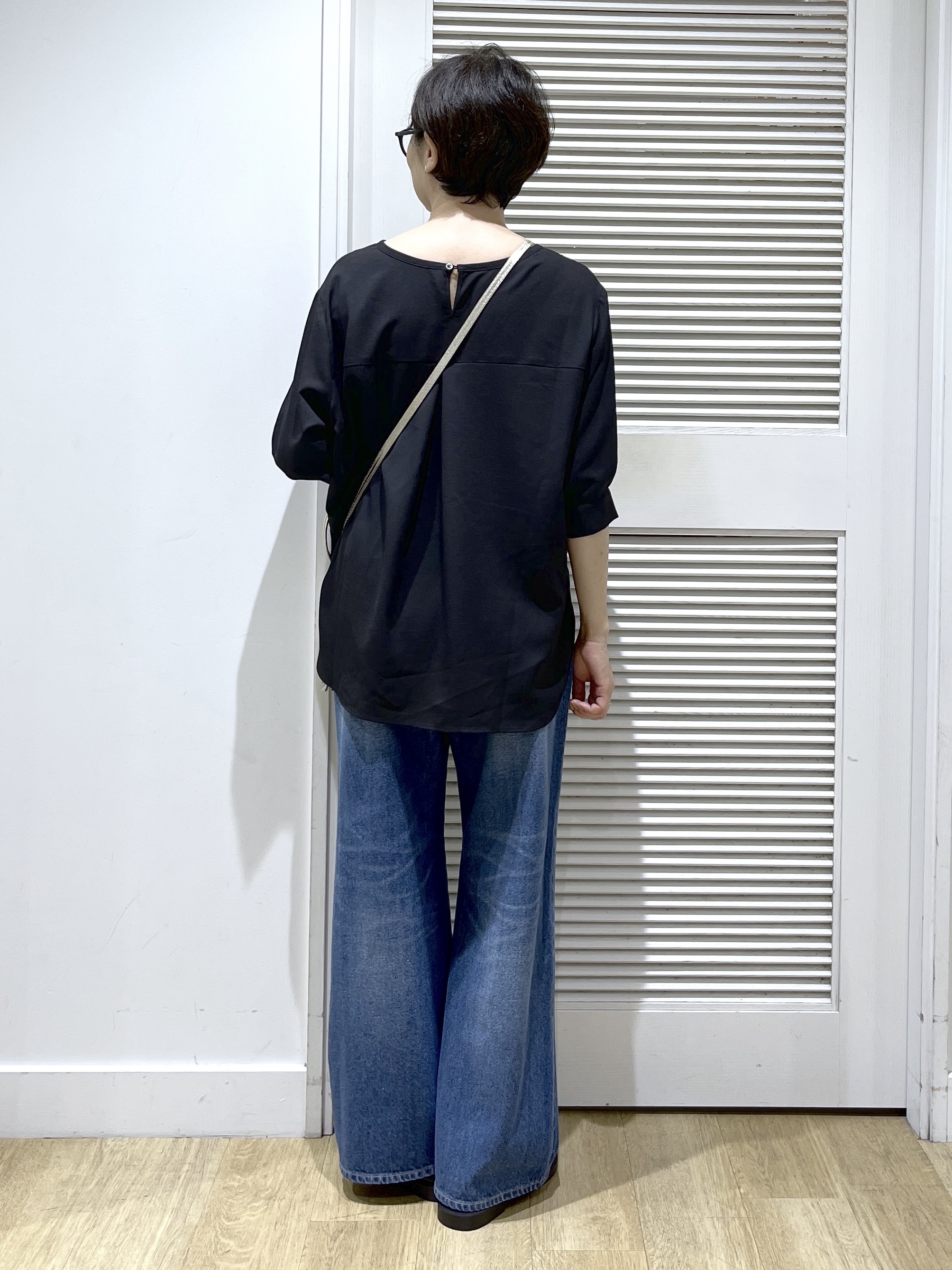Miyazakiさんの「Dessin｜ライトジョーゼットハーフスリーブブラウス」を使ったコーディネート