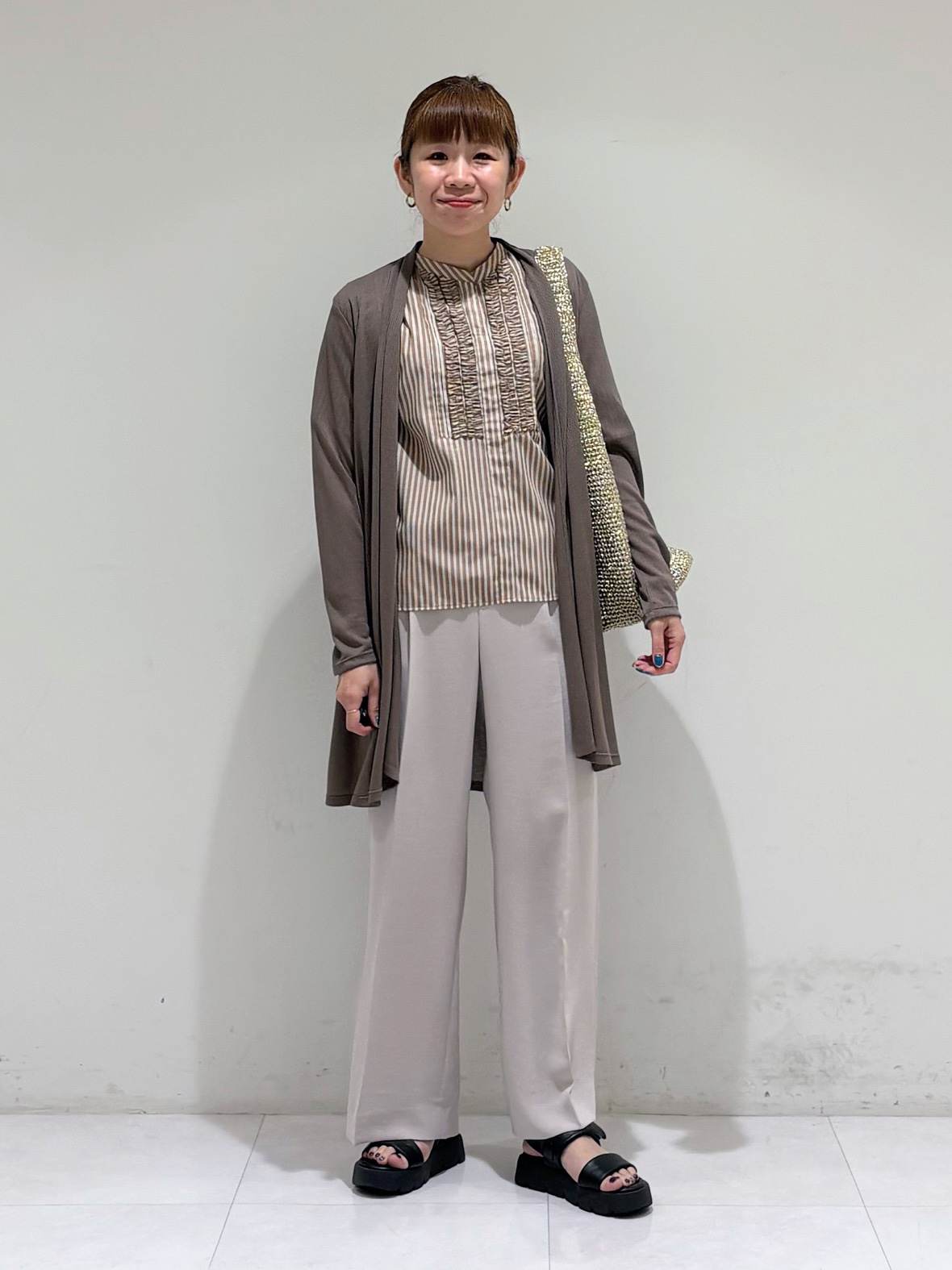 tsuyuさんの「INDIVI｜【大人カジュアル】メタリックかぎ編みボトルバッグ」を使ったコーディネート