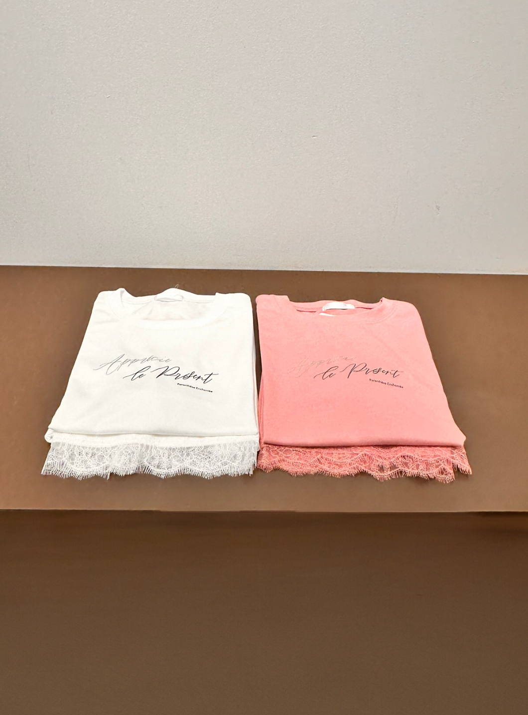 Yossyさんの「SHOO･LA･RUE｜【S-LL/洗濯機可】さらっとタッチ ほんのりシアーカーディガン」を使ったコーディネート