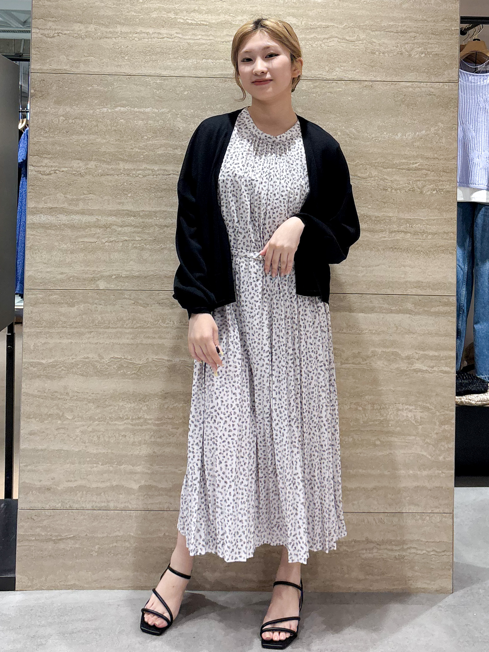 ふうかさんの「index｜【接触冷感】シアーショートトッパーカーディガン《洗濯機OK／抗ピル》」を使ったコーディネート