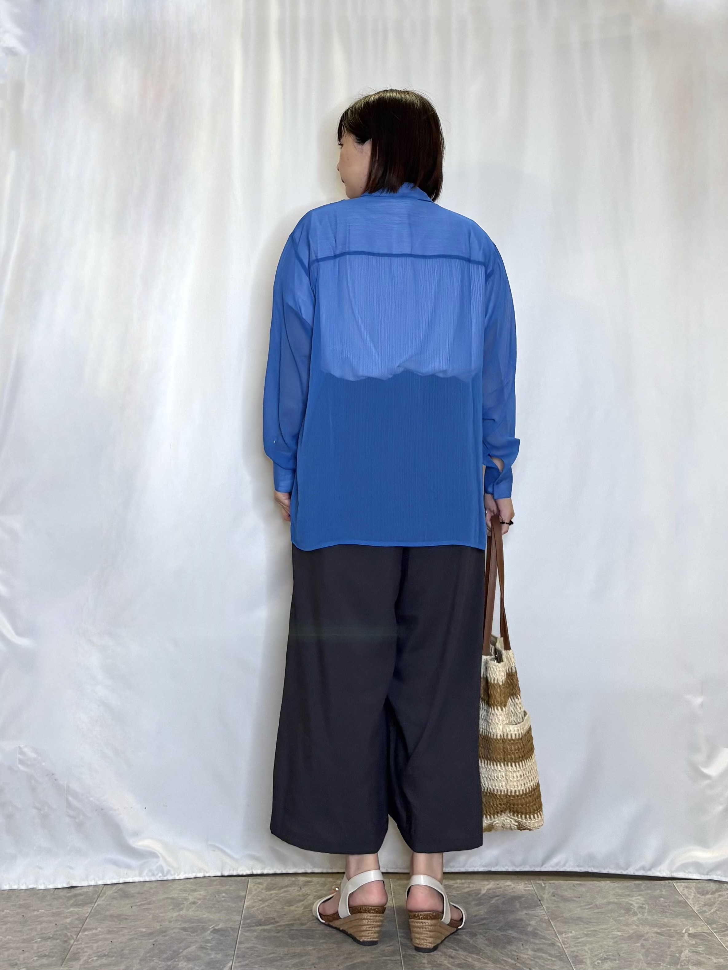ネリさんの「SHOO･LA･RUE｜【洗濯機可】ダブルポケット 楊柳しぼしぼシアーシャツ」を使ったコーディネート