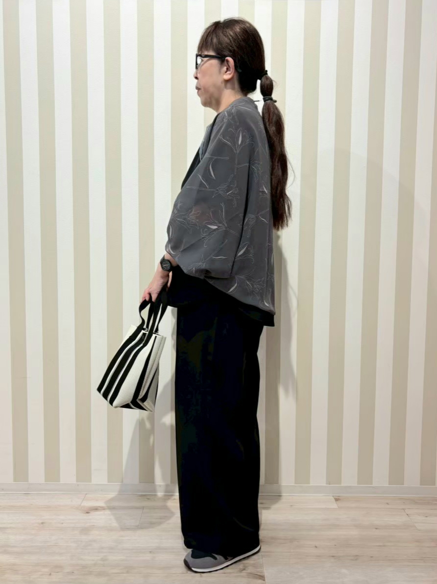 nonaさんの「SHOO･LA･RUE｜【ひんやり/2WAY】ストールにもなる ふんわりシアー花柄ボレロ」を使ったコーディネート