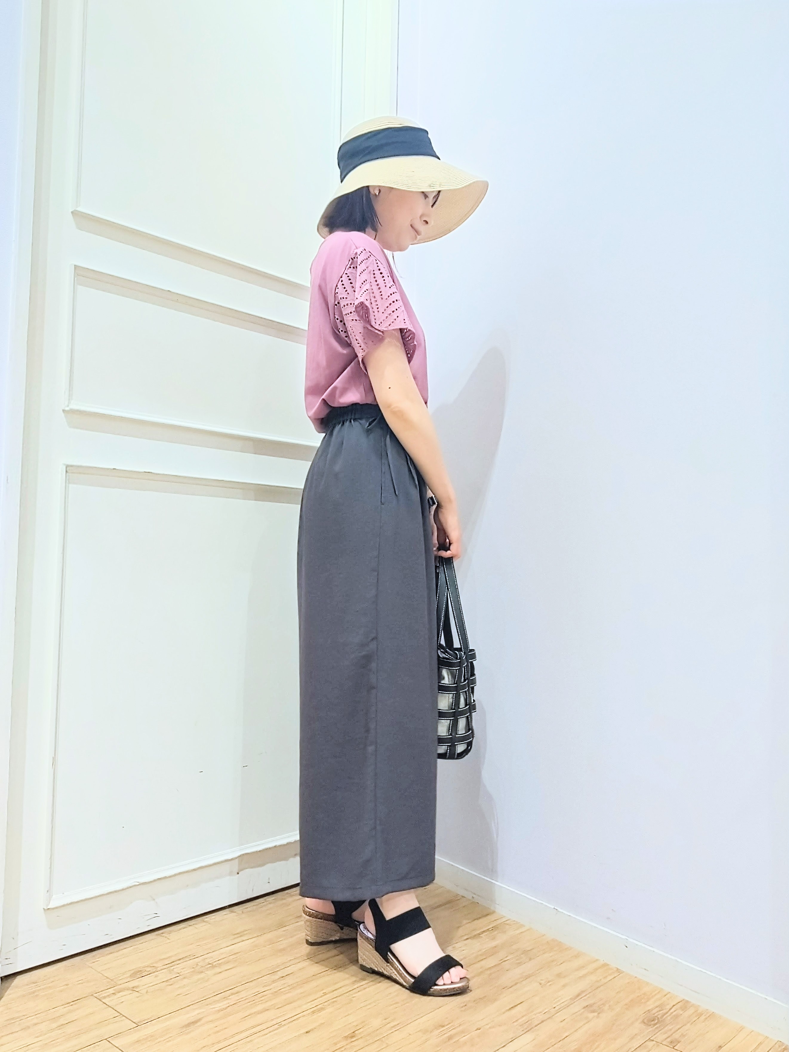 miomioさんの「SHOO･LA･RUE｜【S-LL/洗濯機可/体型カバー】汗じみが気になりにくい お袖レースフレアTシャツ」を使ったコーディネート