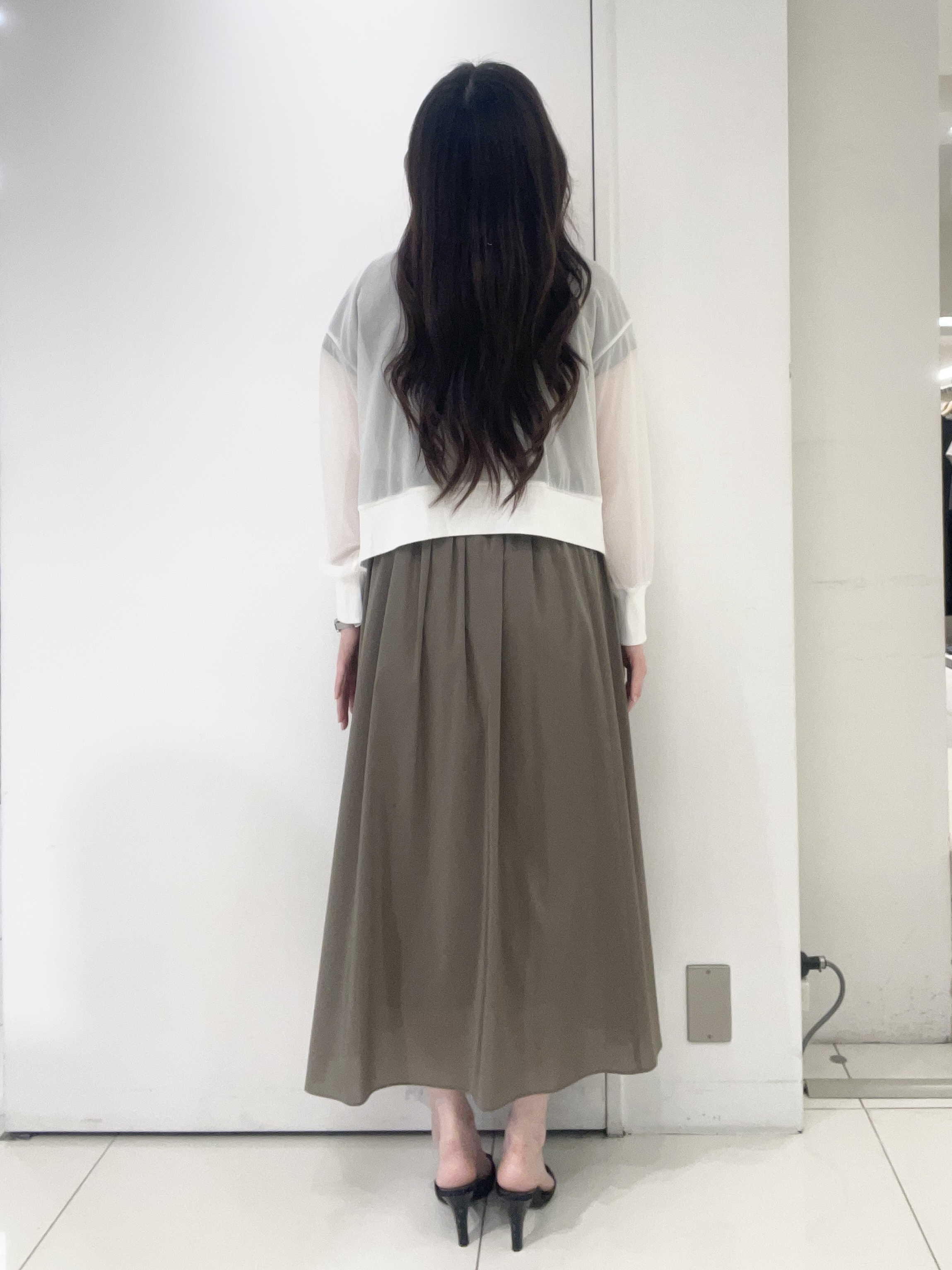 moeさんの「UNTITLED｜【7色展開/ゆったり/ショート丈】シアートリコットカーディガン」を使ったコーディネート