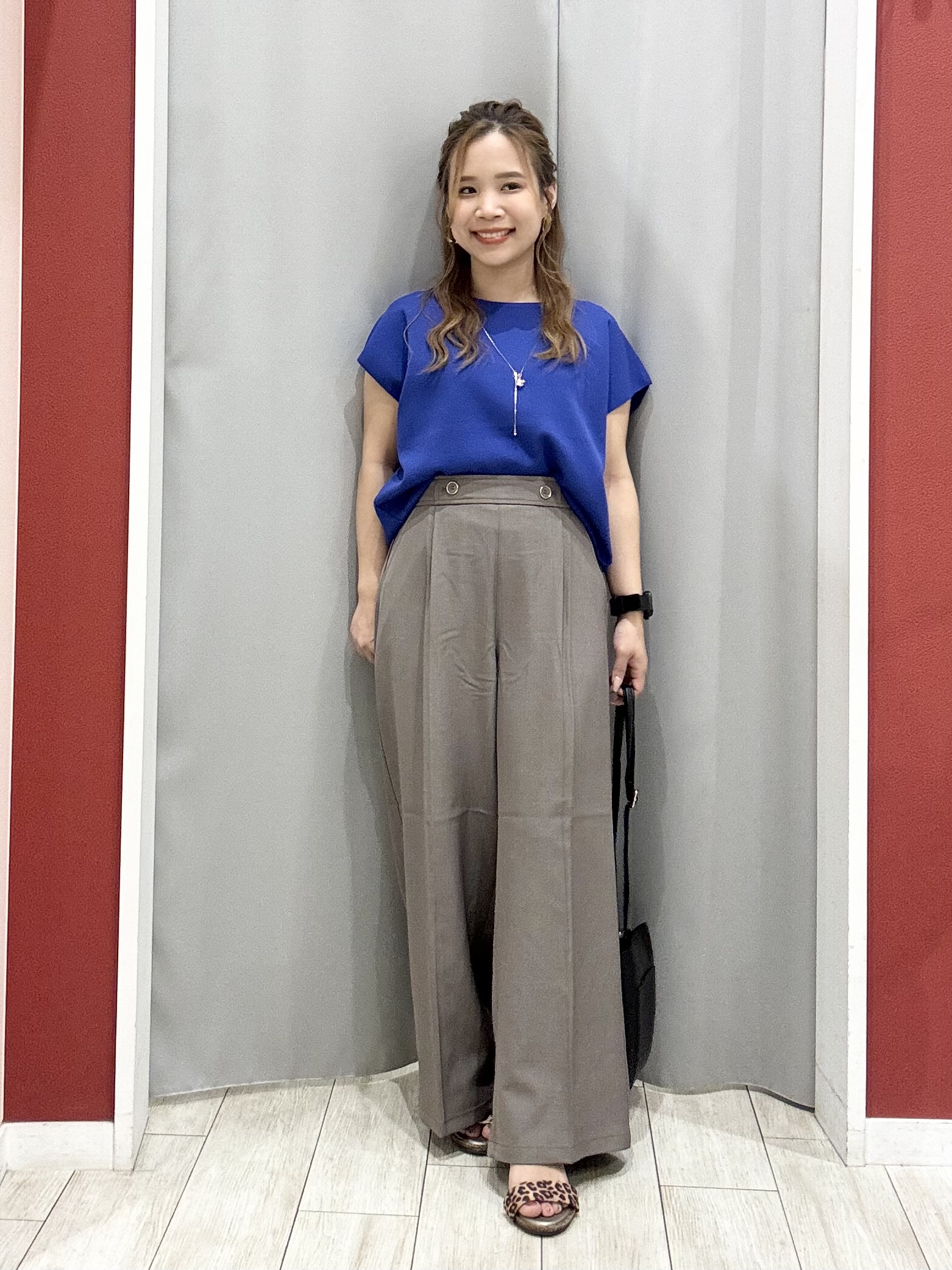 shioさんの「SHOO･LA･RUE｜【体型カバー】程よい透け感 デザインアソート 5分袖シアーニット」を使ったコーディネート