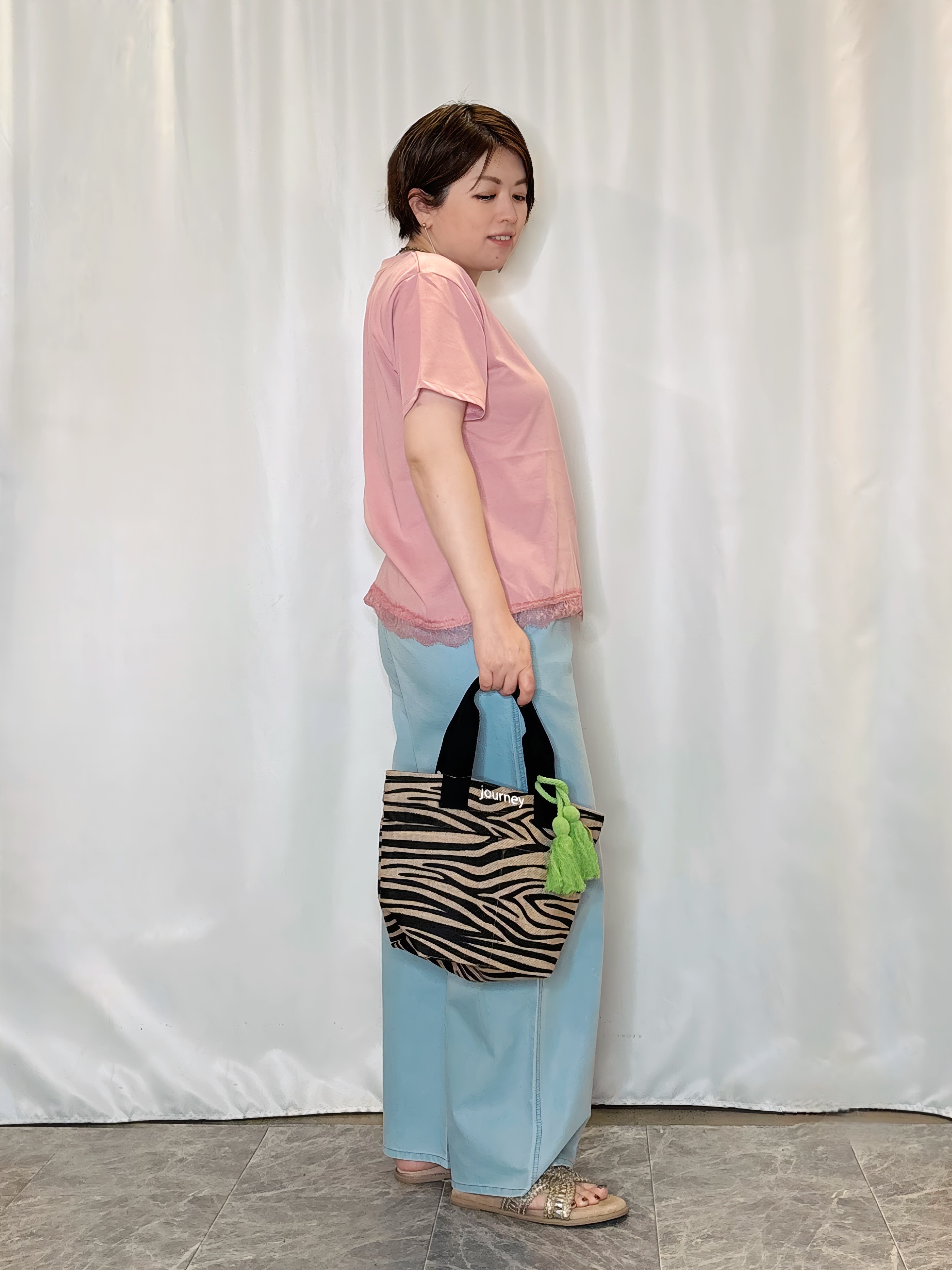 たみさんの「SHOO･LA･RUE｜【UV/S-LL/洗濯機可】真夏に着たい裾レースが女性らしさをプラスする プリントアソートTシャツ」を使ったコーディネート