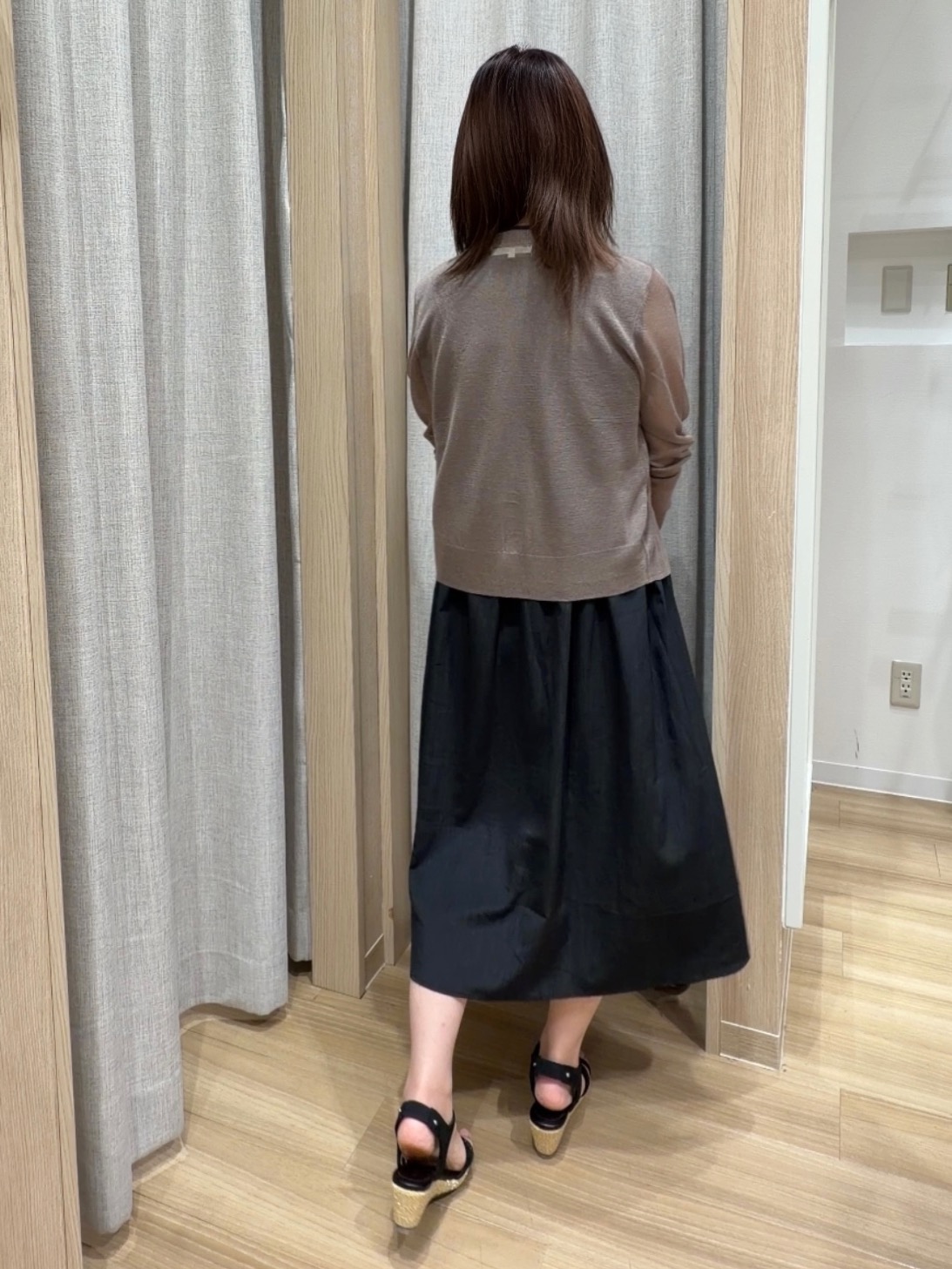 Fumikaさんの「grove｜高評価！【洗える/名品】大人の透け感、シアーカーディガン」を使ったコーディネート