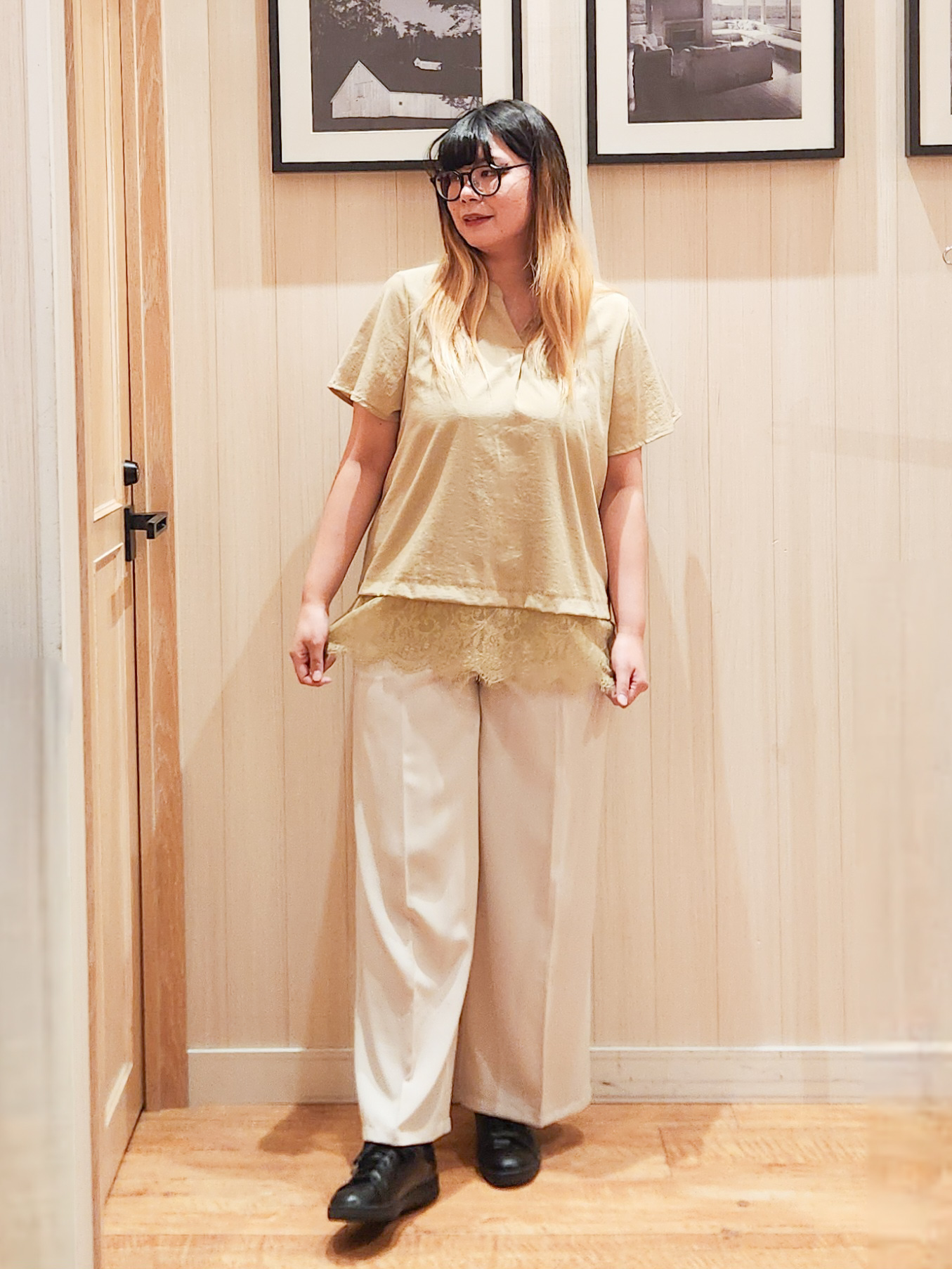 れーやんさんの「SHOO･LA･RUE｜【S-LL/洗濯機可】軽凛(かろりん) 楽に着られて上品 裾レーススキッパーブラウス」を使ったコーディネート