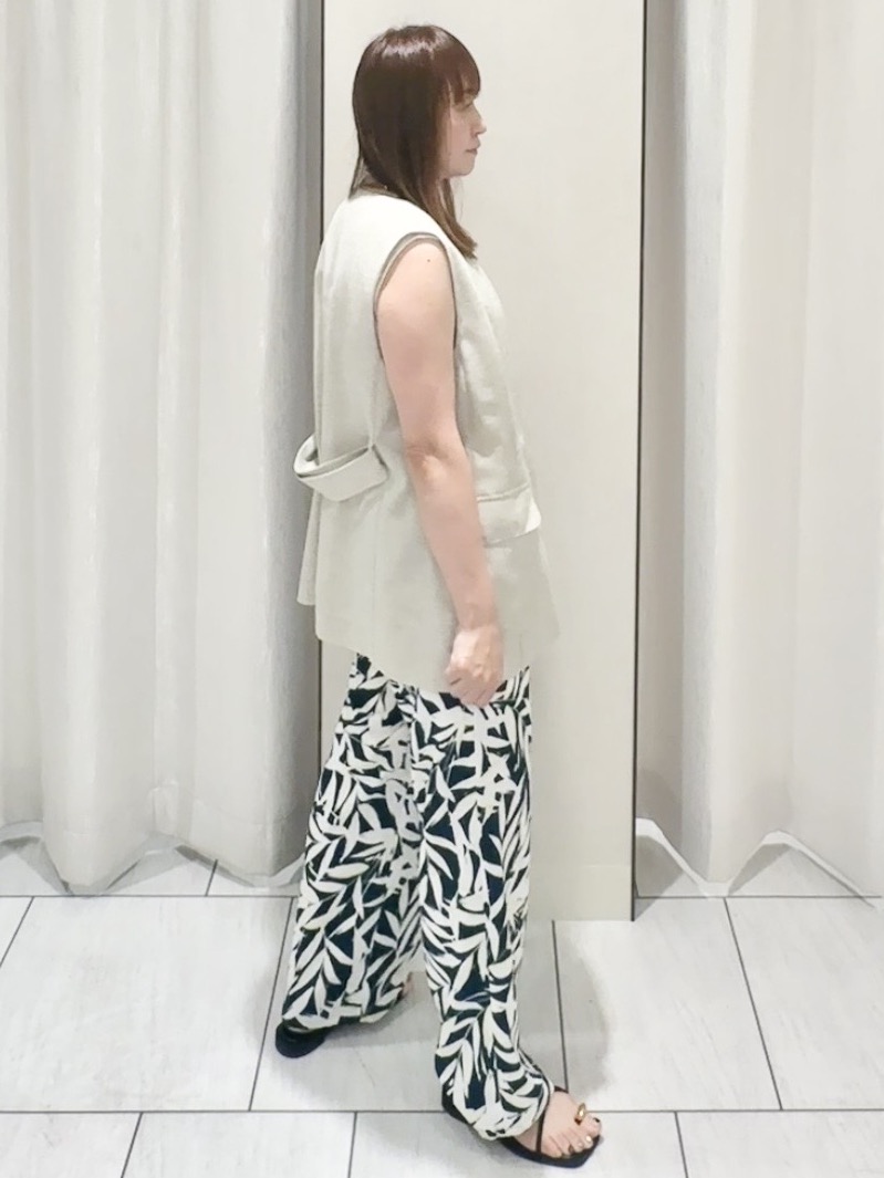 ʏᴜᴋɪᴋᴏさんの「UNTITLED｜【セットアップ可/UV/接触冷感】スラブキーネックジレ」を使ったコーディネート
