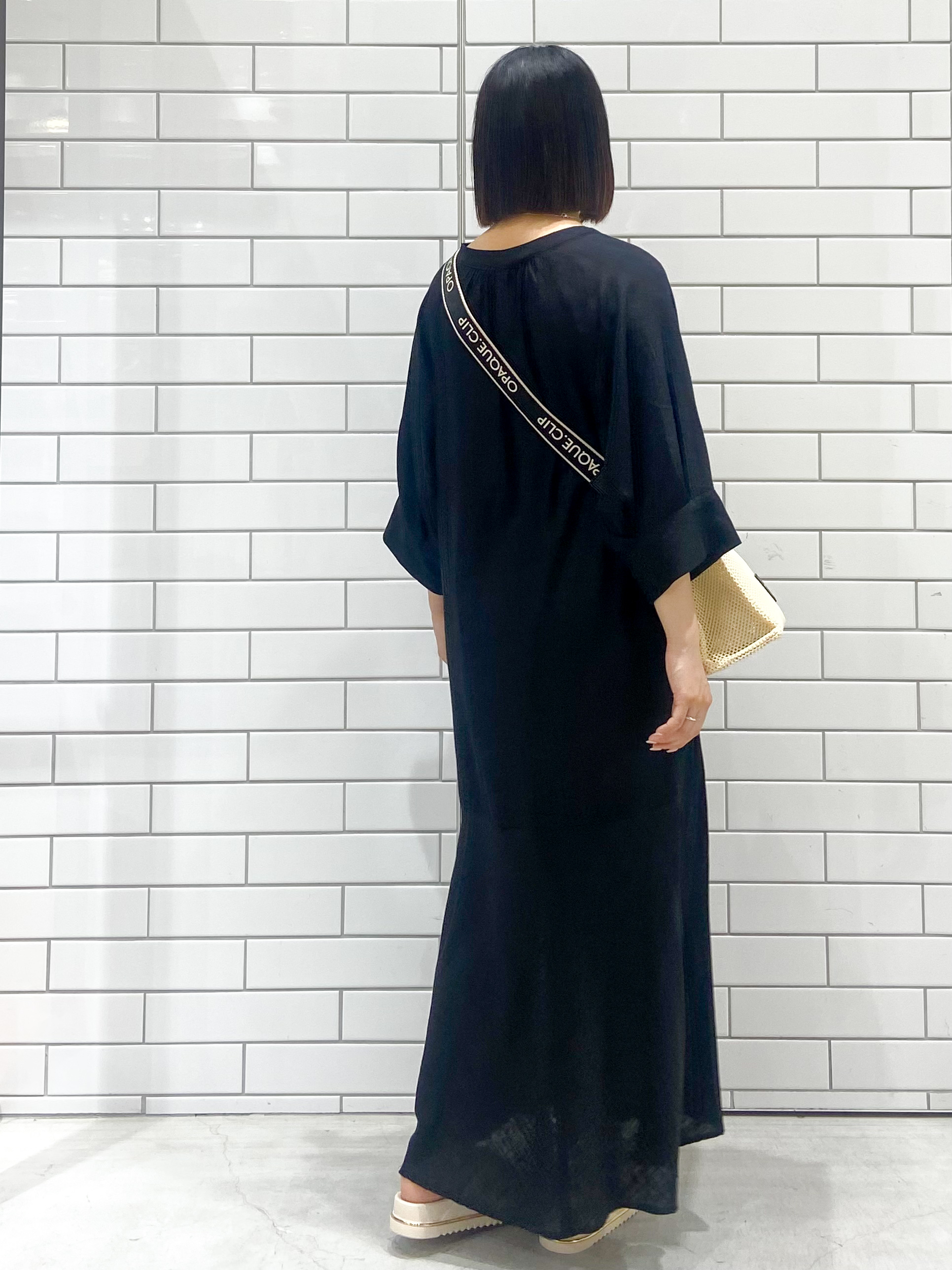 kimiさんの「OPAQUE.CLIP｜キーネックロングワンピース【洗える】」を使ったコーディネート