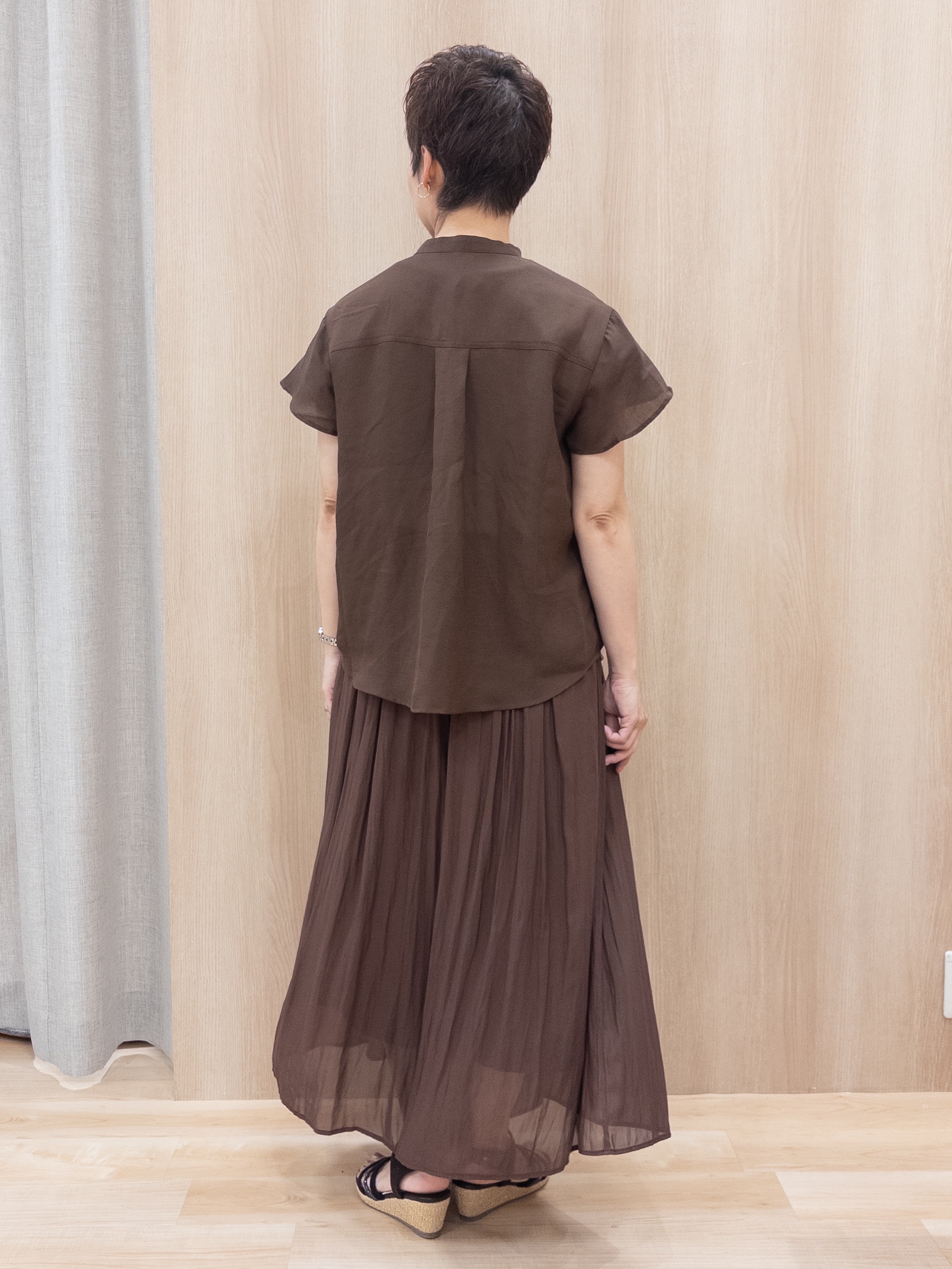 シュウコさんの「grove｜【遮熱／吸水速乾／UVカット】ベーシックロゴTシャツ」を使ったコーディネート
