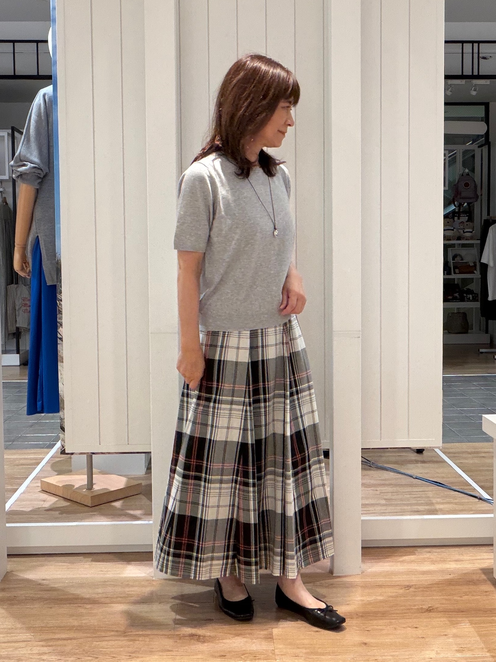 Fujitaさんの「Dessin｜【9色展開/接触冷感/UVカット】ドライタッチサマーニットT」を使ったコーディネート