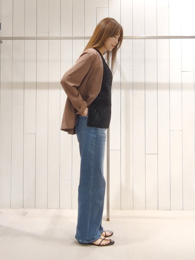 SHOさんの「INDIVI｜【長さ調整自由】メタルカーブバーネックレス」を使ったコーディネート