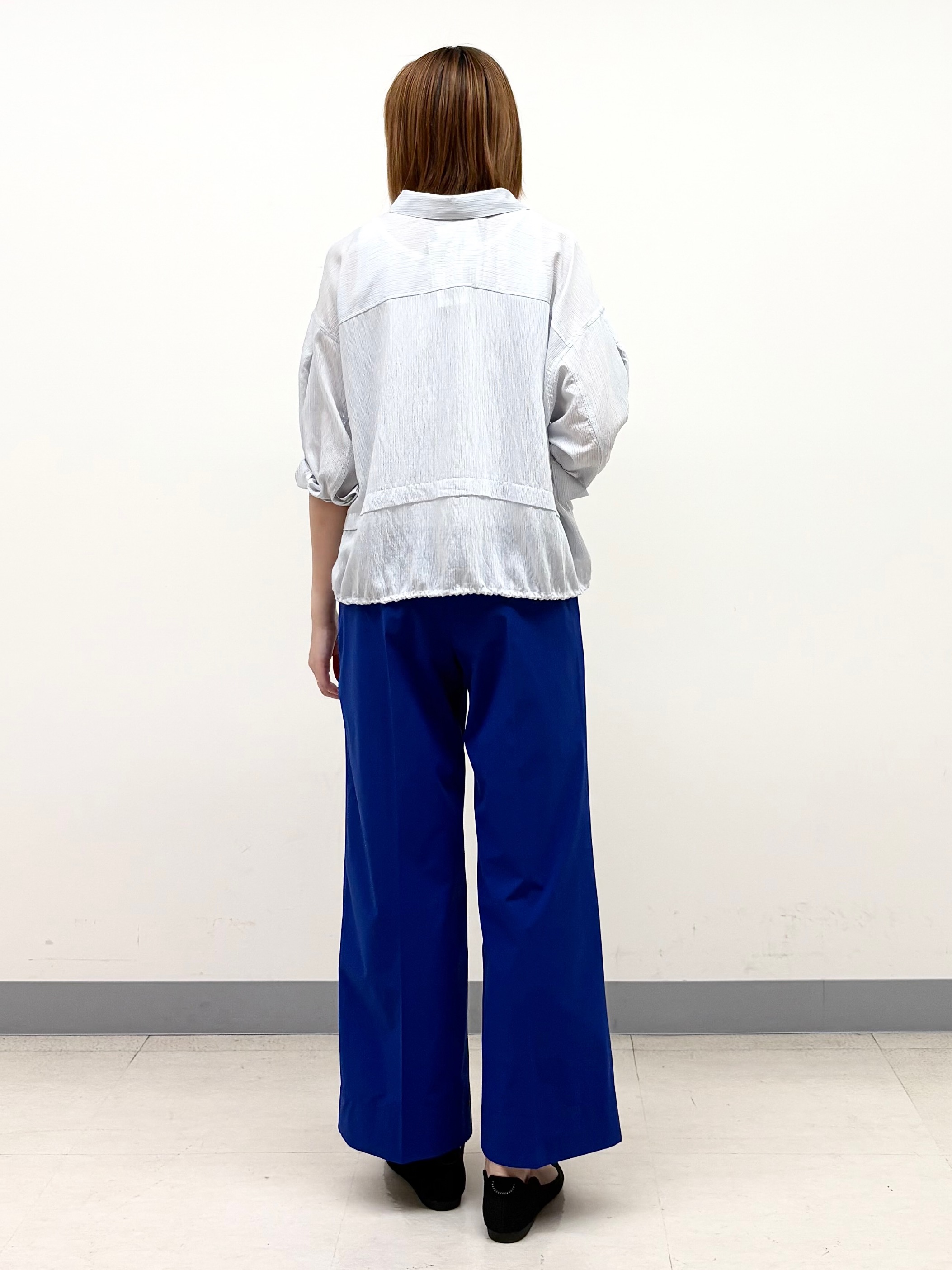 まいこさんの「INDIVI｜【接触冷感／洗える／2WAY】ドロスト付 シアーシャンブレーシャツ」を使ったコーディネート