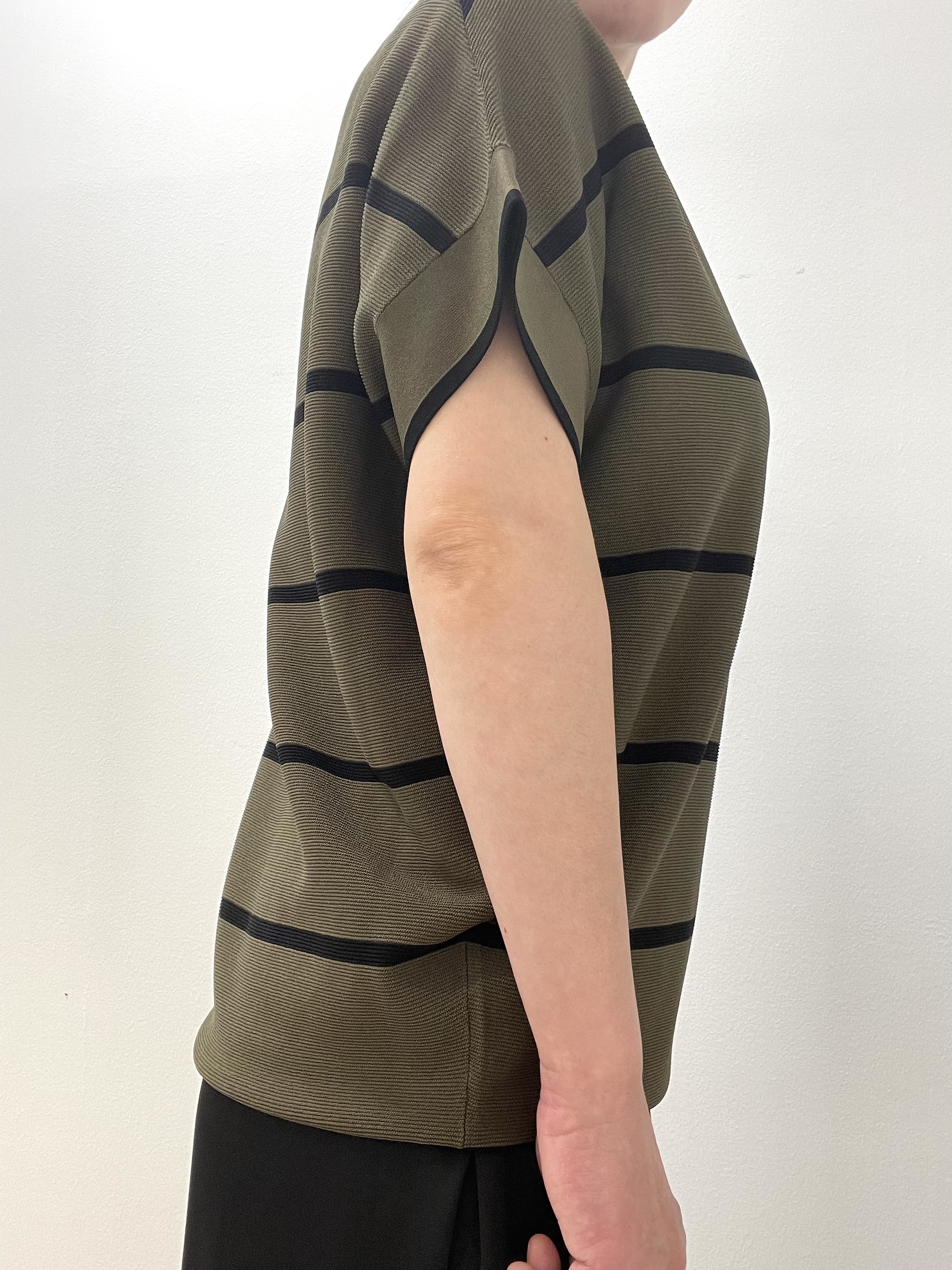 Wachiさんの「UNTITLED｜【11色展開/体型カバー】前後2WAYフレンチスリーブニット」を使ったコーディネート