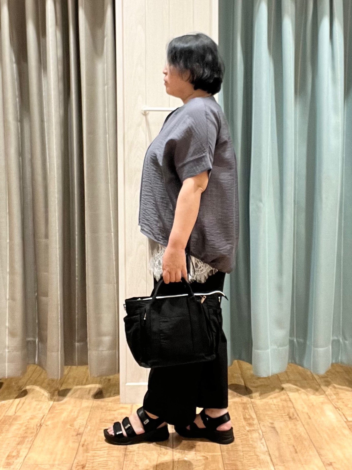 あやさんの「SHOO･LA･RUE｜【高レビュー/体型カバー】インせず着られる スキッパー裾リボンブラウス」を使ったコーディネート