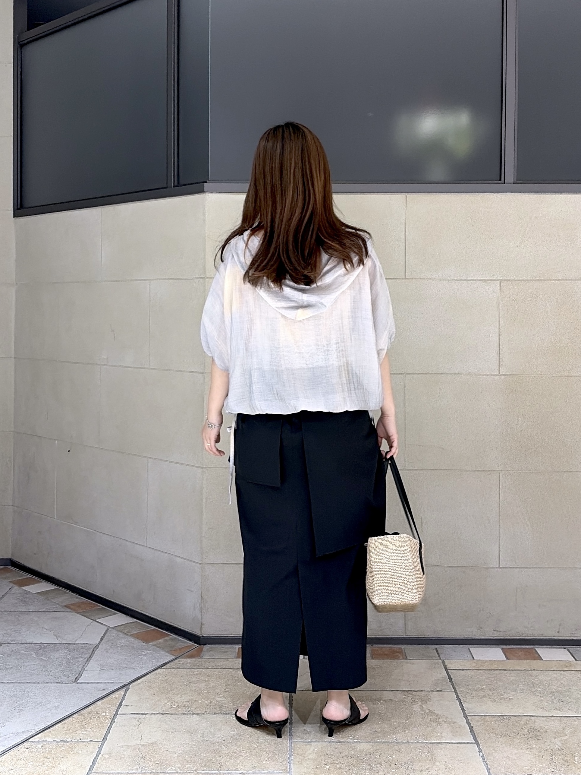 よねさんの「INDIVI｜デジタルシアープリントフーディーシャツ」を使ったコーディネート