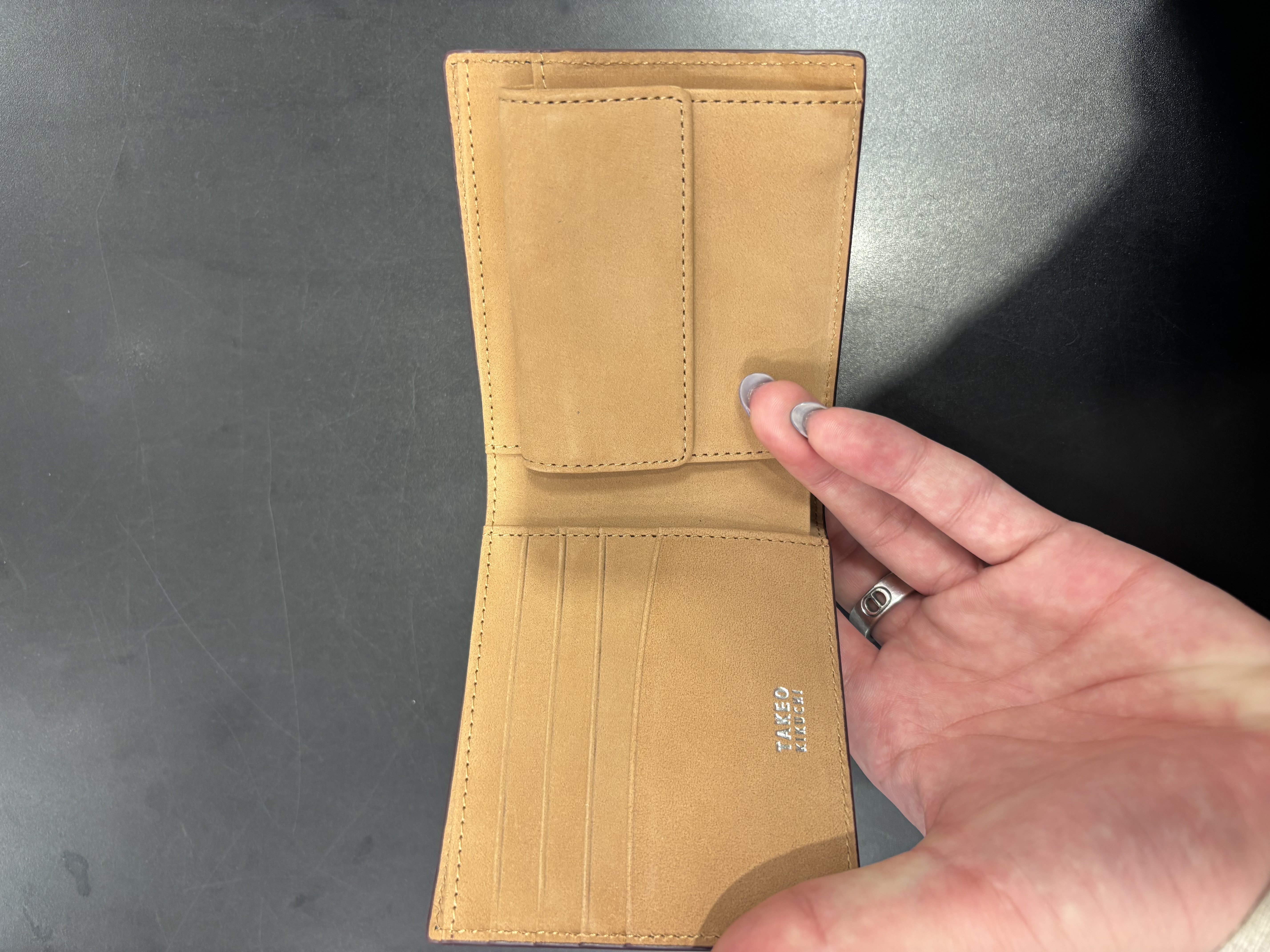 こうへいさんの「TAKEO KIKUCHI｜【ソフト＆ナチュラル】ミニメッシュ レザー 2つ折り財布」を使ったコーディネート