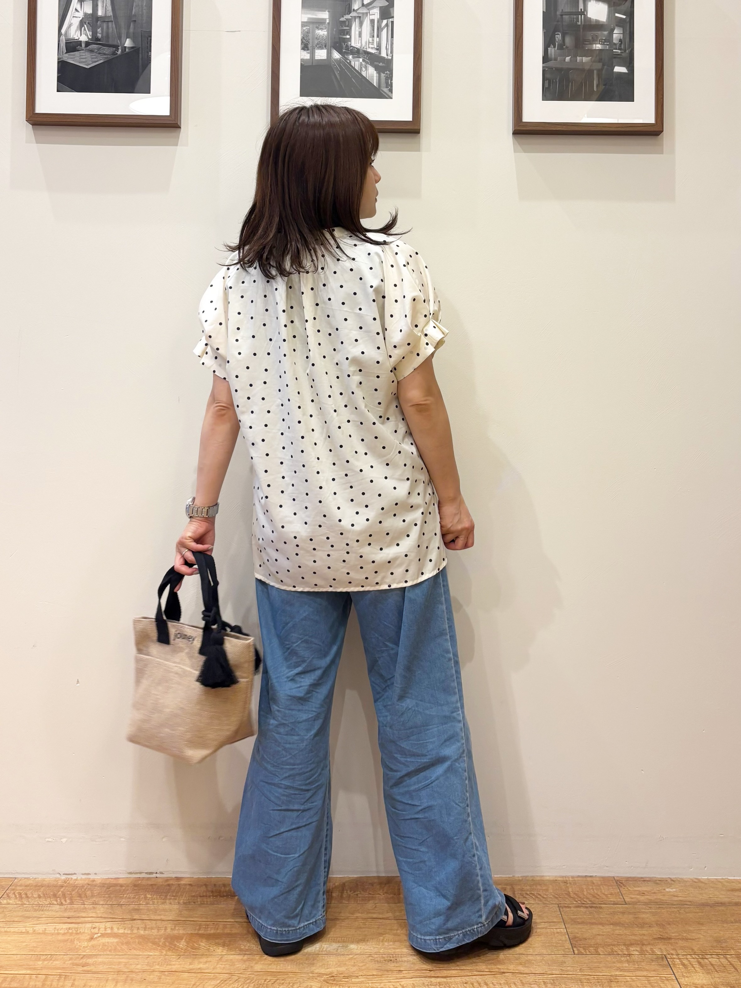 きっちょんさんの「SHOO･LA･RUE｜【洗濯機可／洗濯後しわになりにくい】大人の甘さをプラスする ドット柄袖タックブラウス」を使ったコーディネート