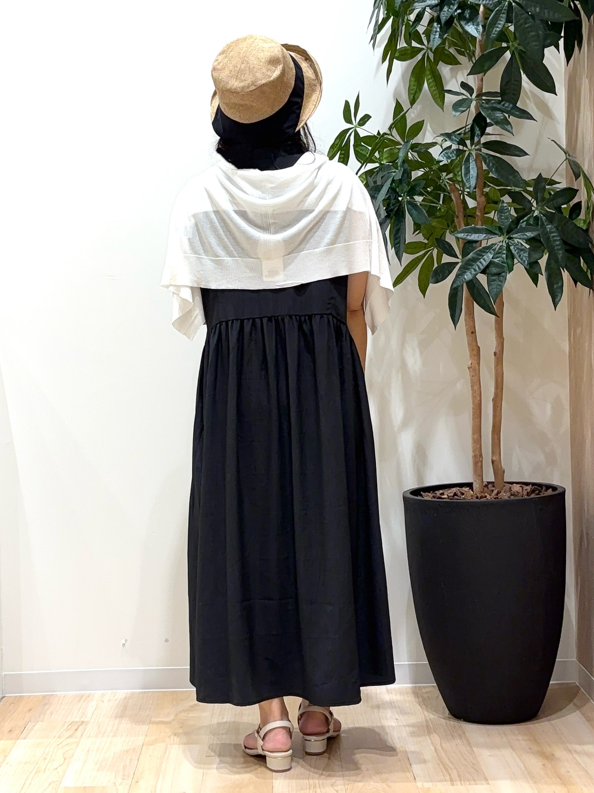 miraiさんの「grove｜【低身長さんも選べる着丈・洗濯機◎】テントラインワンピース」を使ったコーディネート