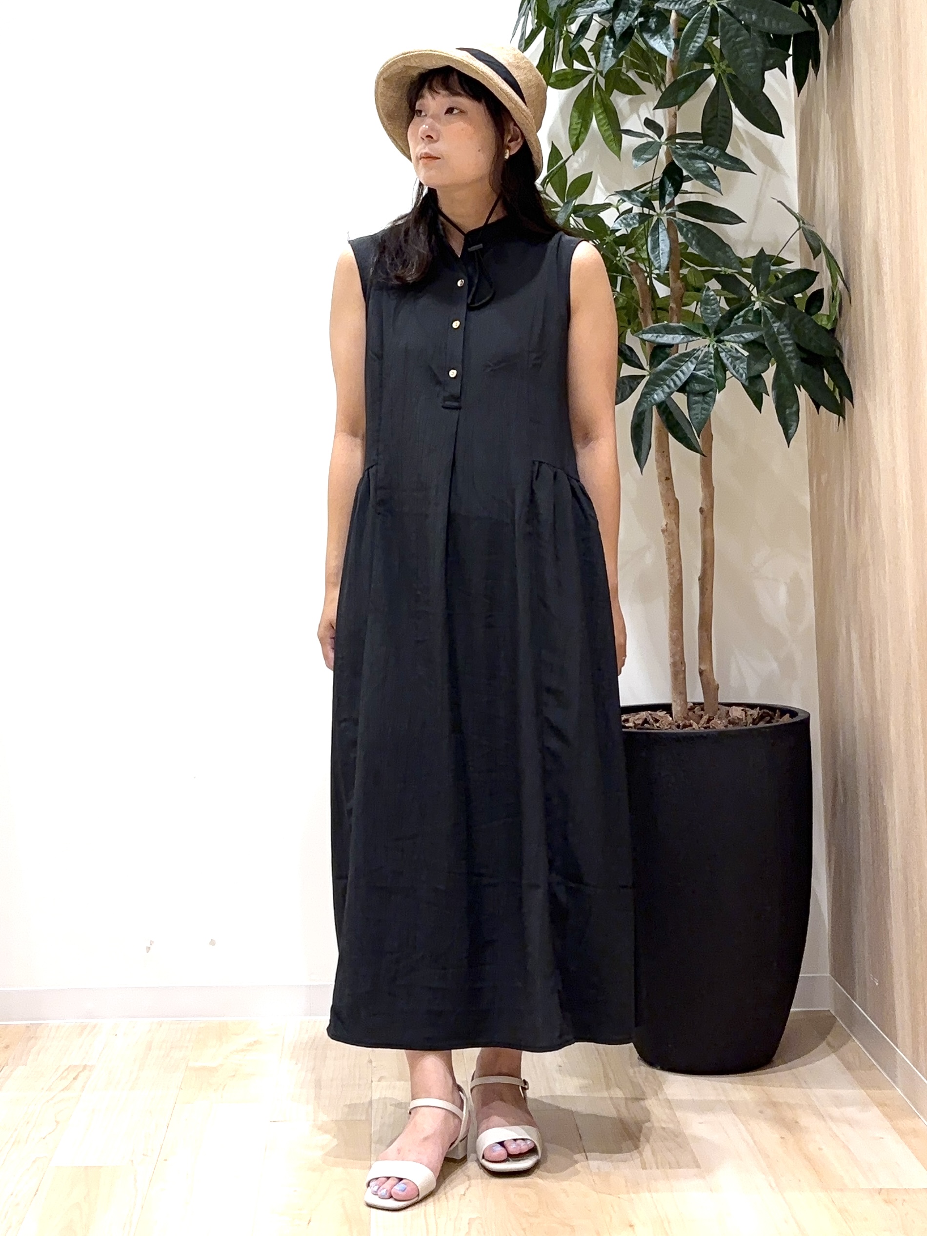 miraiさんの「grove｜【低身長さんも選べる着丈・洗濯機◎】テントラインワンピース」を使ったコーディネート