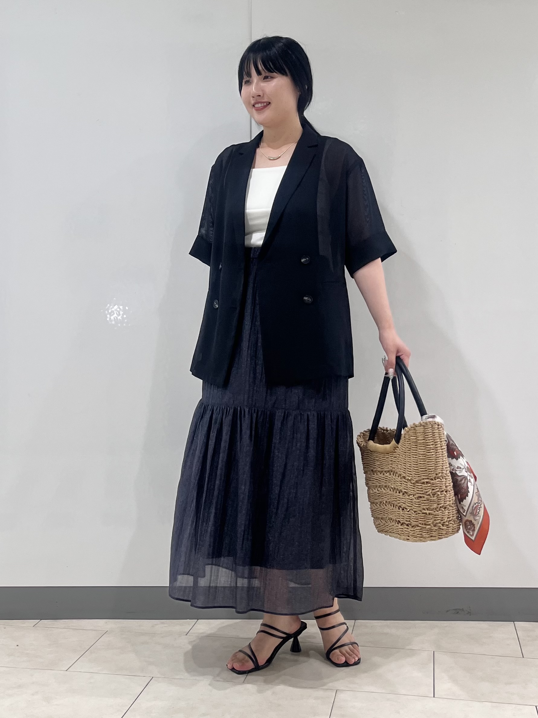 hasuさんの「INDIVI｜【洗える／メッシュ素材／SETUP可能】半袖シアージャケット」を使ったコーディネート