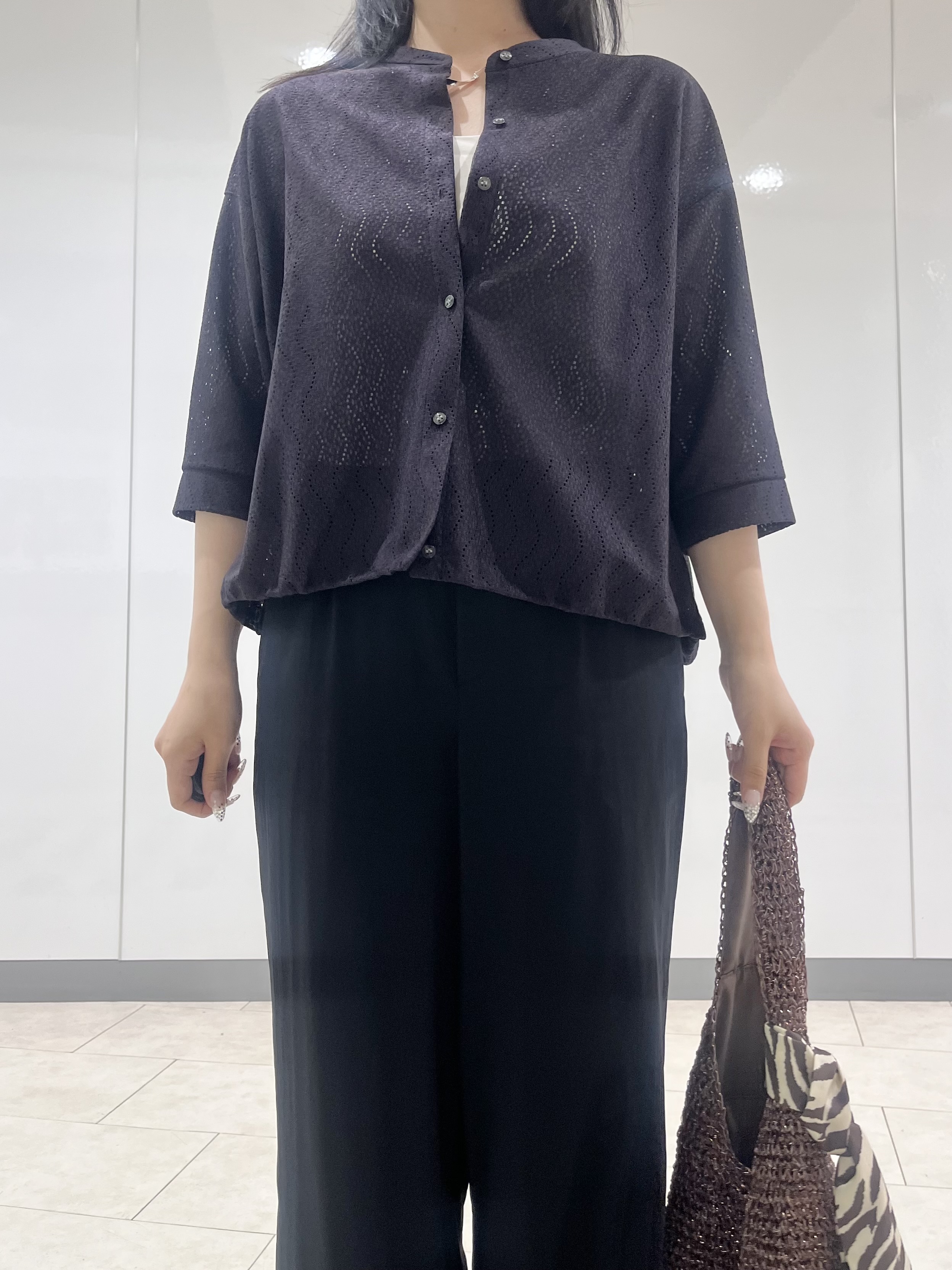 hasuさんの「INDIVI｜【さらっと素材／洗える】キカレースブラウス」を使ったコーディネート