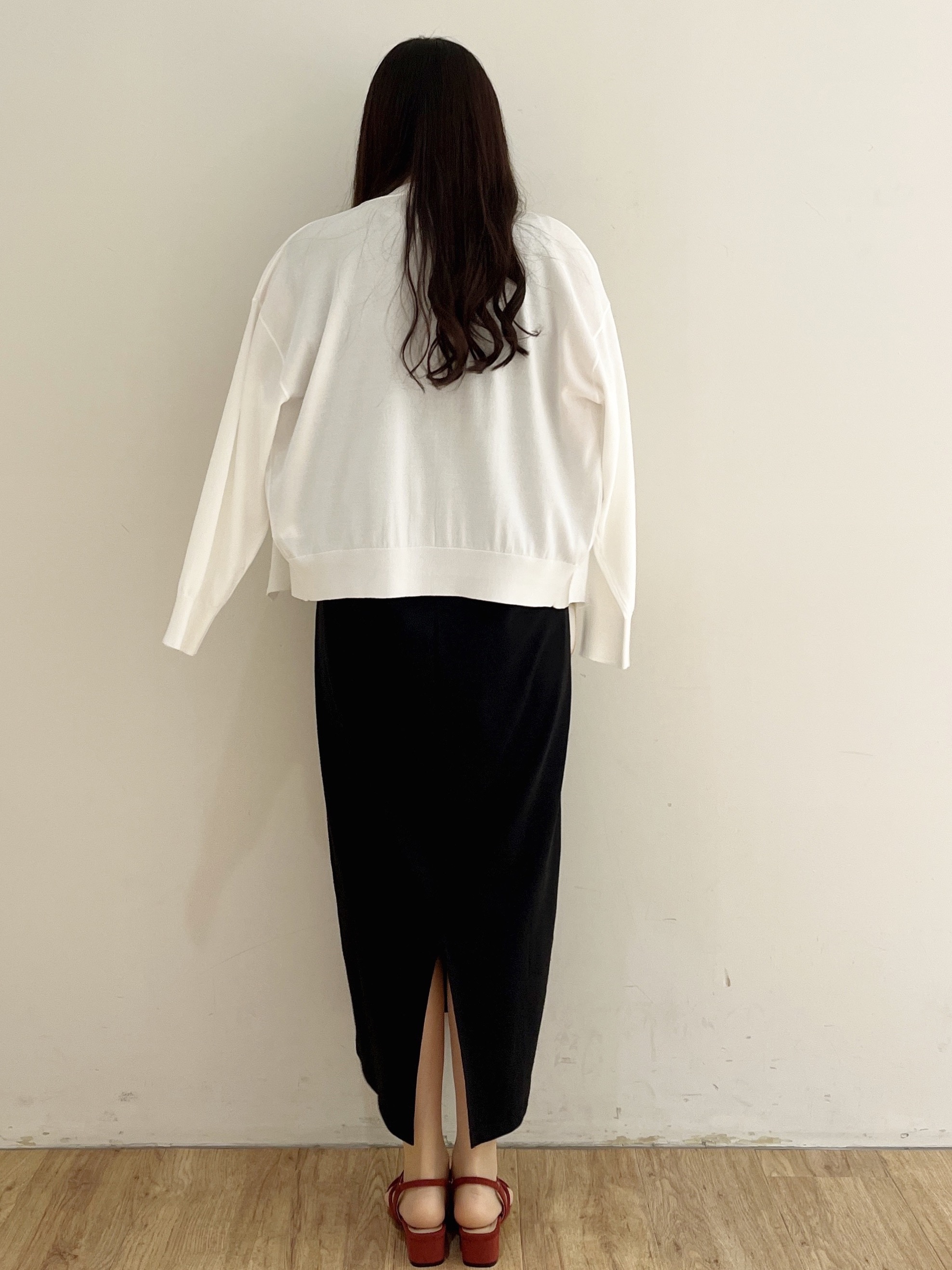 yukikaさんの「OPAQUE.CLIP｜【UV／接触冷感】Vネックリラクシーニットカーディガン《洗濯機OK／抗ピル》」を使ったコーディネート