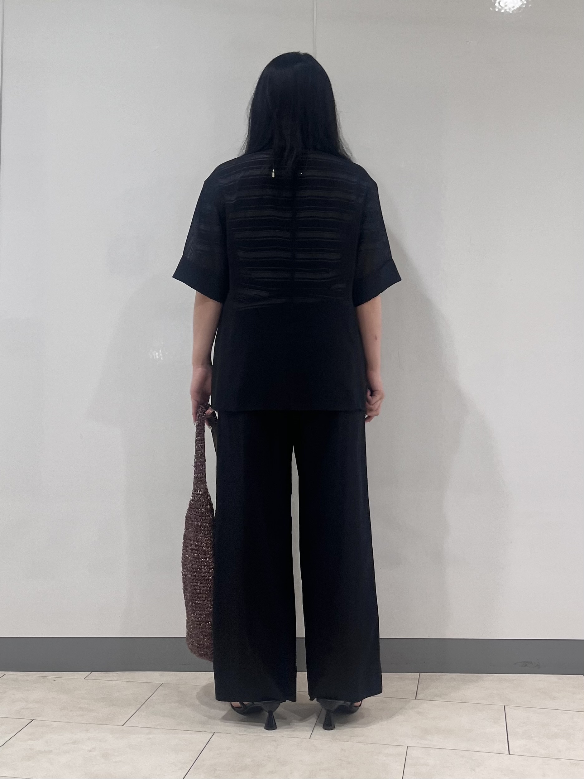 hasuさんの「INDIVI｜【洗える／メッシュ素材／SETUP可能】半袖シアージャケット」を使ったコーディネート