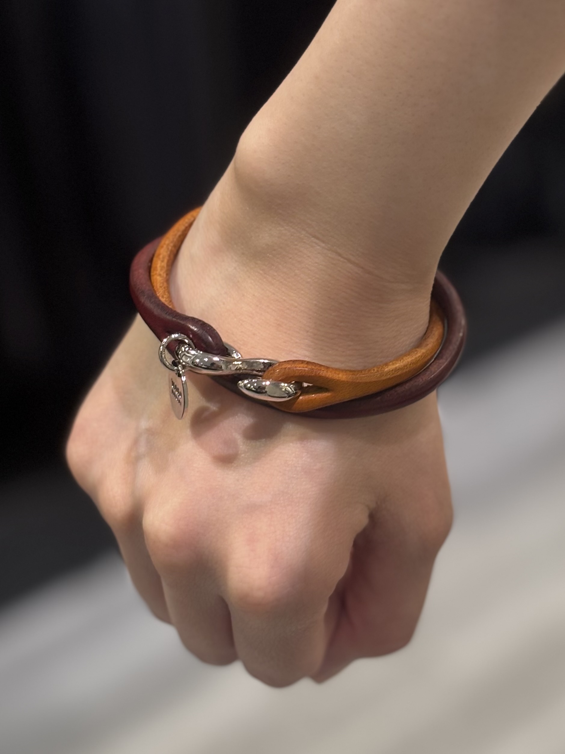 ウララさんの「TAKEO KIKUCHI｜【MADE IN JAPAN】2重巻き 染め分けレザー ブレスレット」を使ったコーディネート