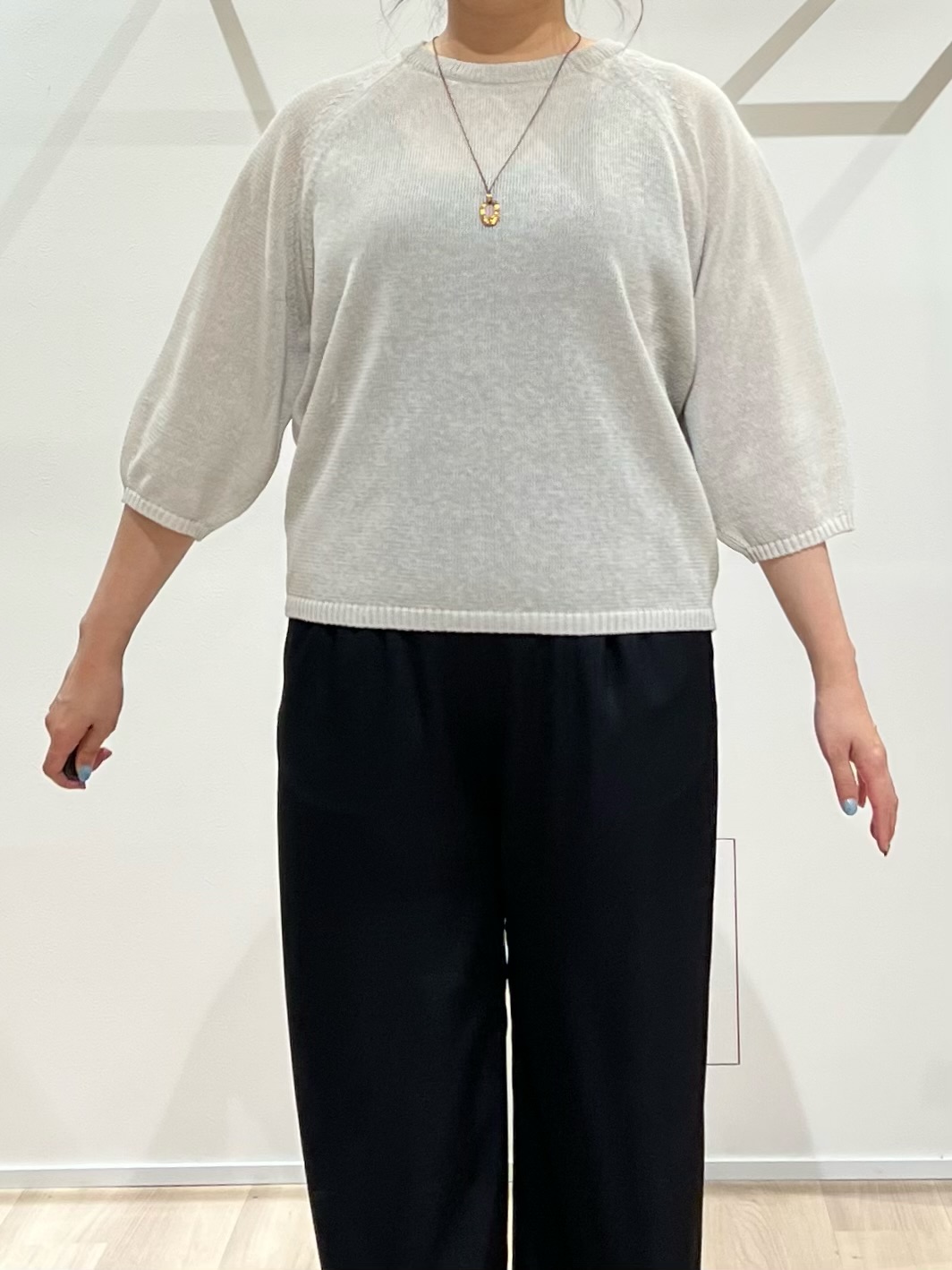 TOMOMIさんの「UNTITLED｜【洗える/ゆったり】クルーネックドライニット」を使ったコーディネート
