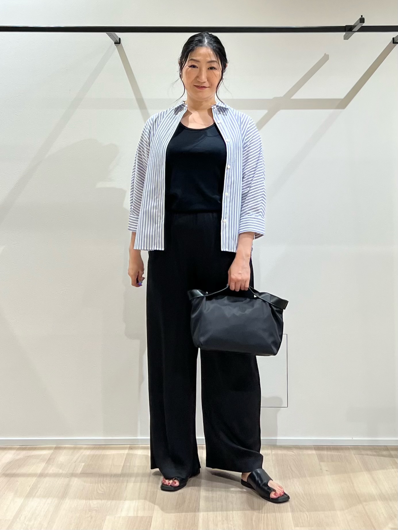 TOMOMIさんの「UNTITLED｜【接触冷感/吸水速乾/UVカット】ドルマンスリーブシャツ」を使ったコーディネート