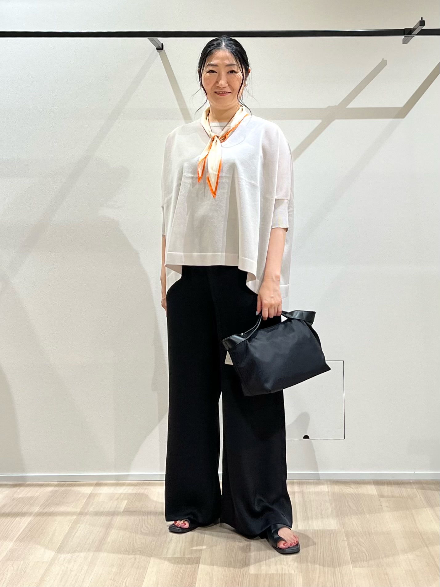 TOMOMIさんの「UNTITLED｜【麻100】リネンドルマンシャツ」を使ったコーディネート