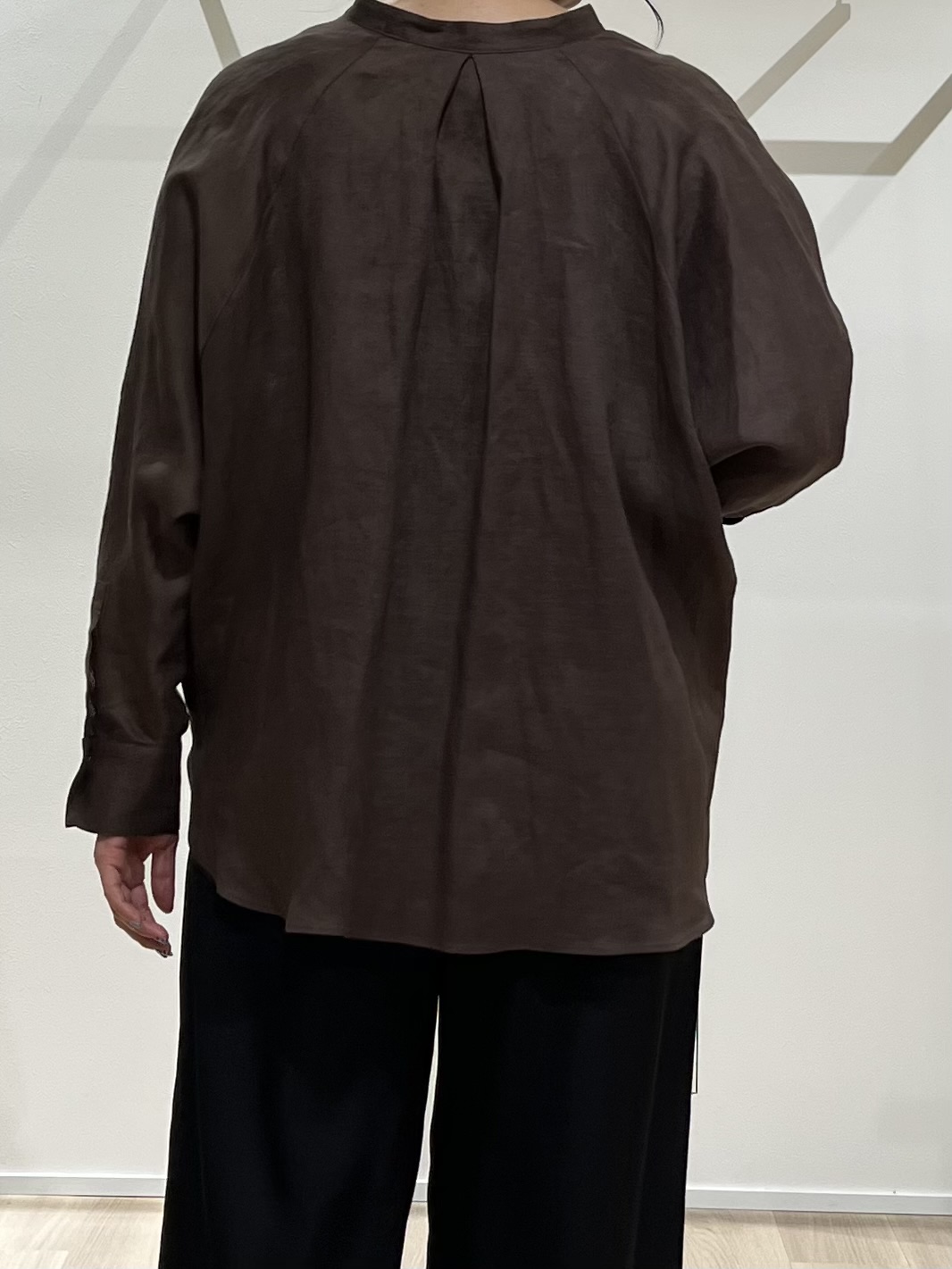 TOMOMIさんの「UNTITLED｜【麻100】リネンドルマンシャツ」を使ったコーディネート
