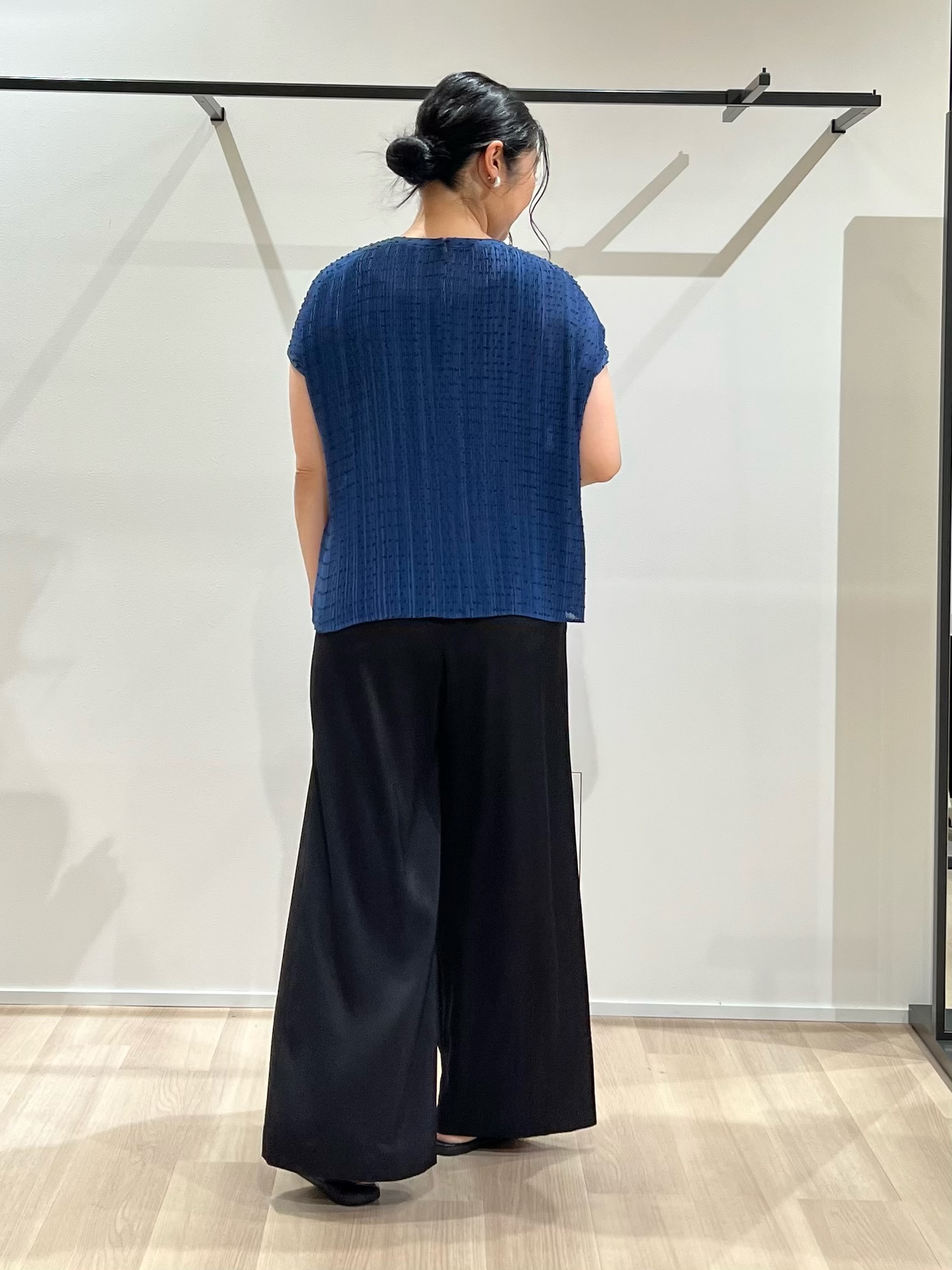 TOMOMIさんの「UNTITLED｜【1枚で着映える】ドットジャガードブラウス」を使ったコーディネート