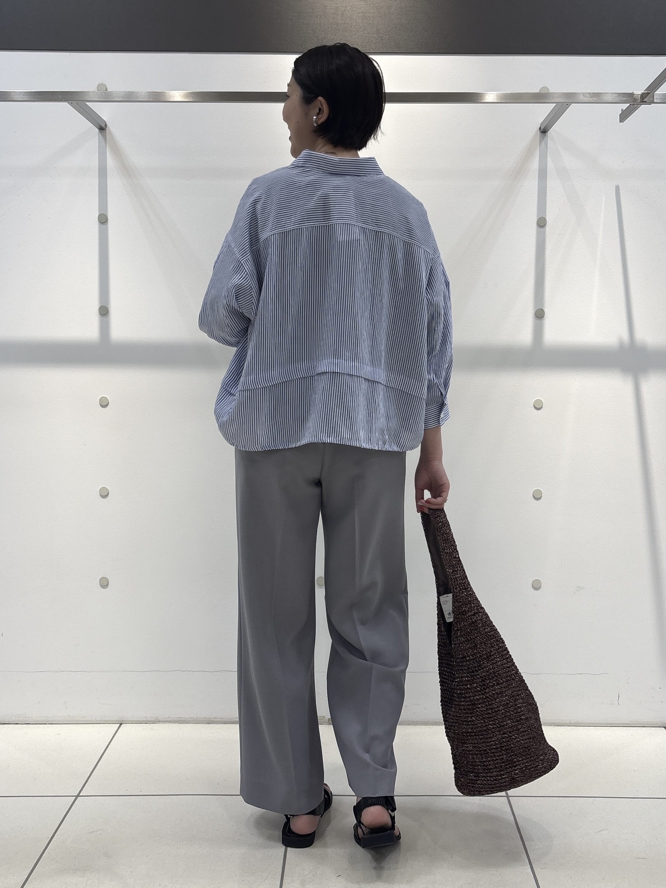 yuriさんの「INDIVI｜【洗える／UVケア／SETUP可能】ウール調ワイドパンツ」を使ったコーディネート