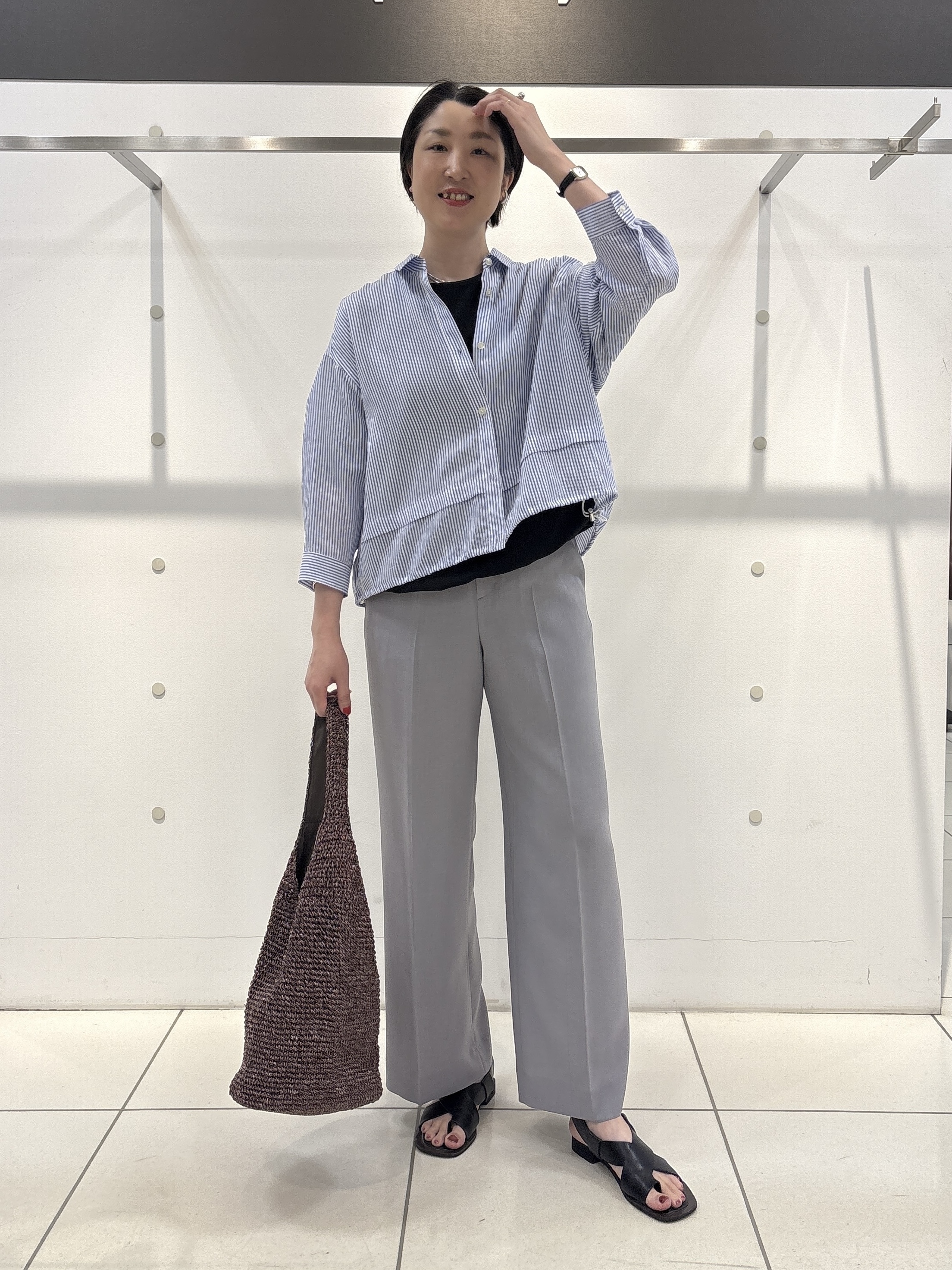 yuriさんの「INDIVI｜【洗える／UVケア／SETUP可能】ウール調ワイドパンツ」を使ったコーディネート