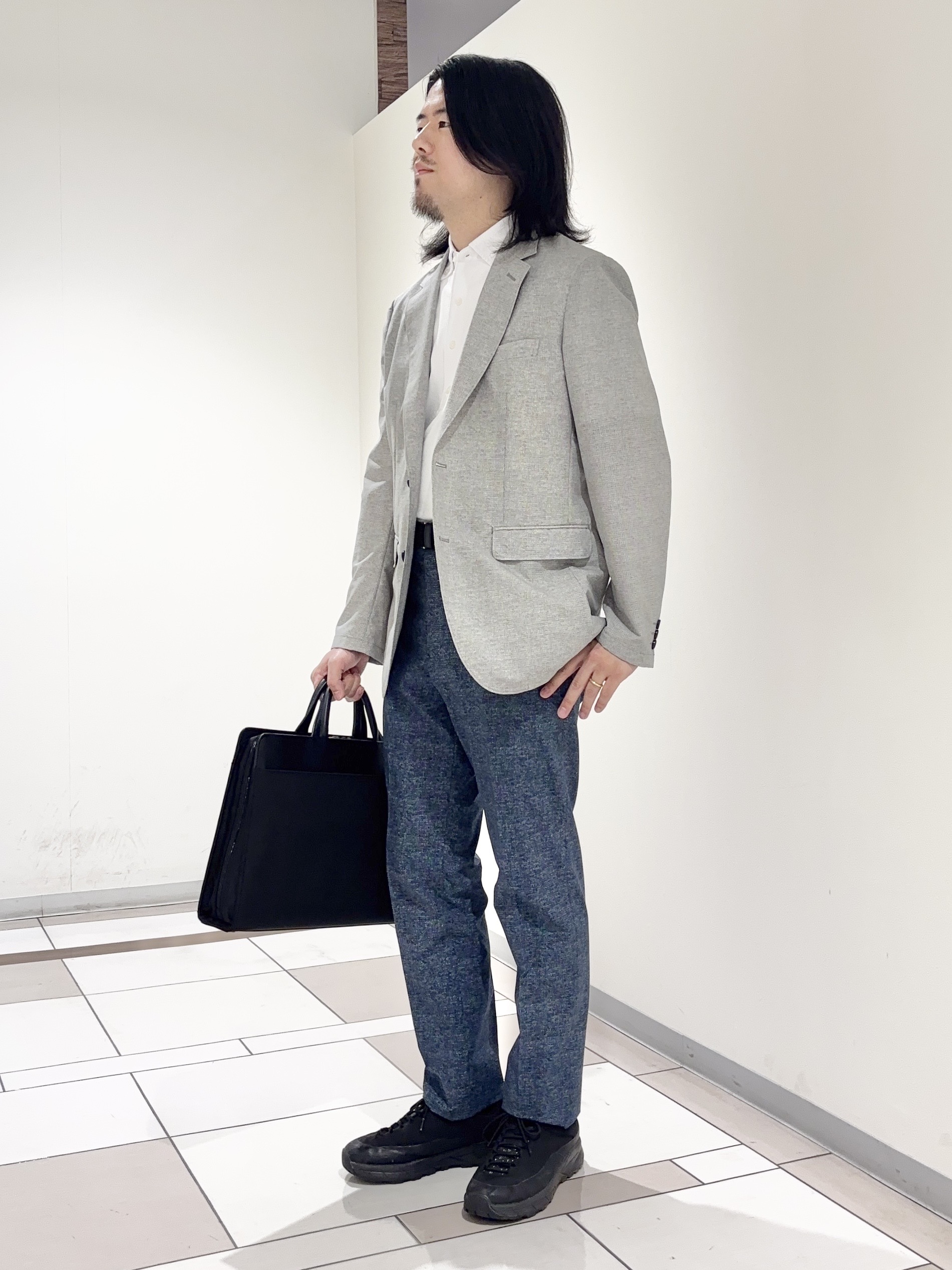 及川さんの「TAKEO KIKUCHI｜【抗菌防臭】COOL DOTS（R）ドビープリント ジャケット」を使ったコーディネート